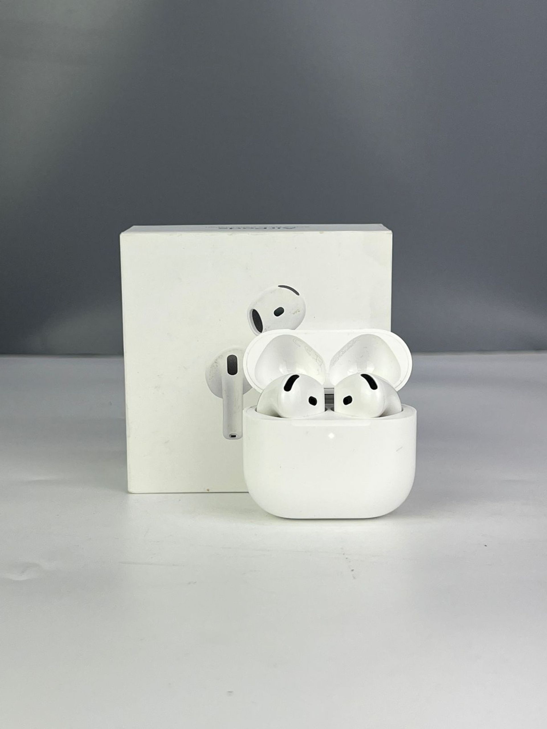 Apple AirPods 4 series