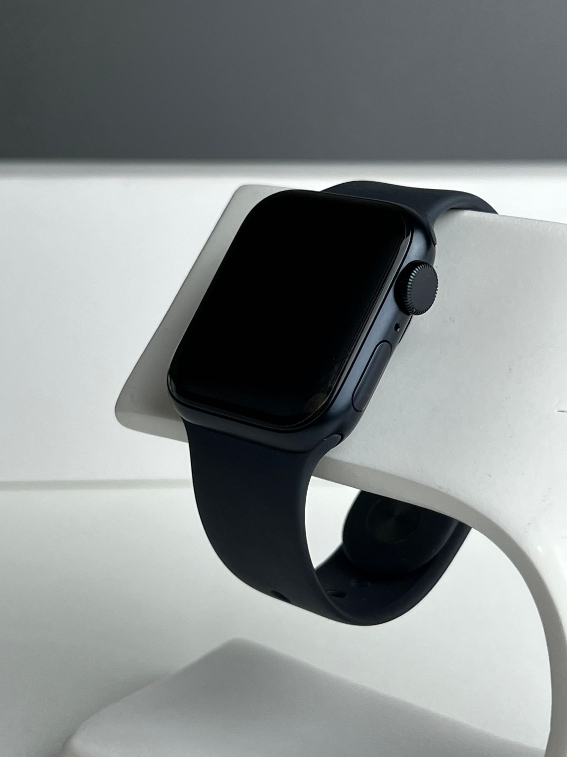 Apple Watch SE 40 мм (2е поколение)