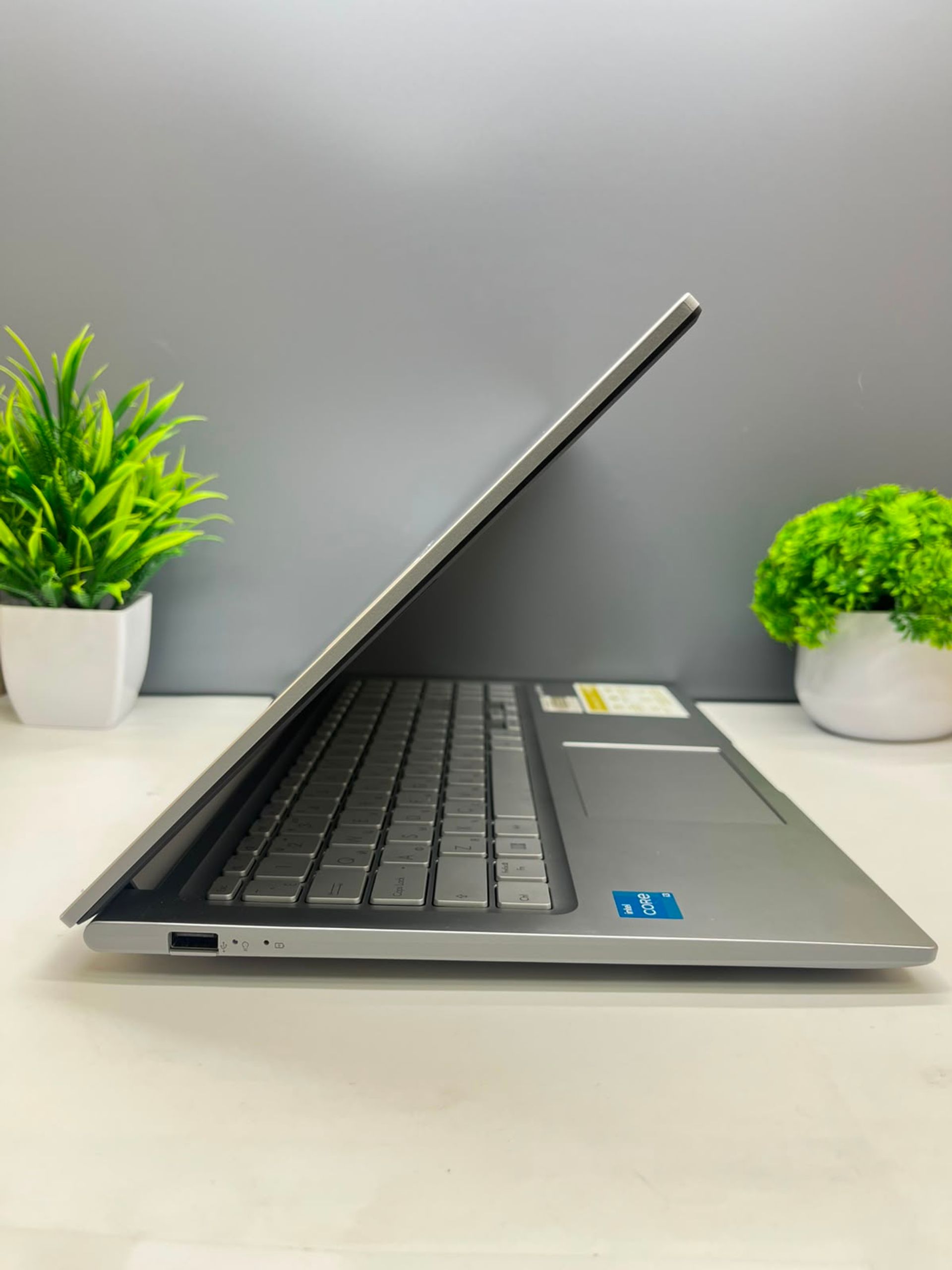 Ноутбук Asus core i3/13-пок  Intel Core i3  12-поколение  ядер 24 GB 512 GB 15 дюймов