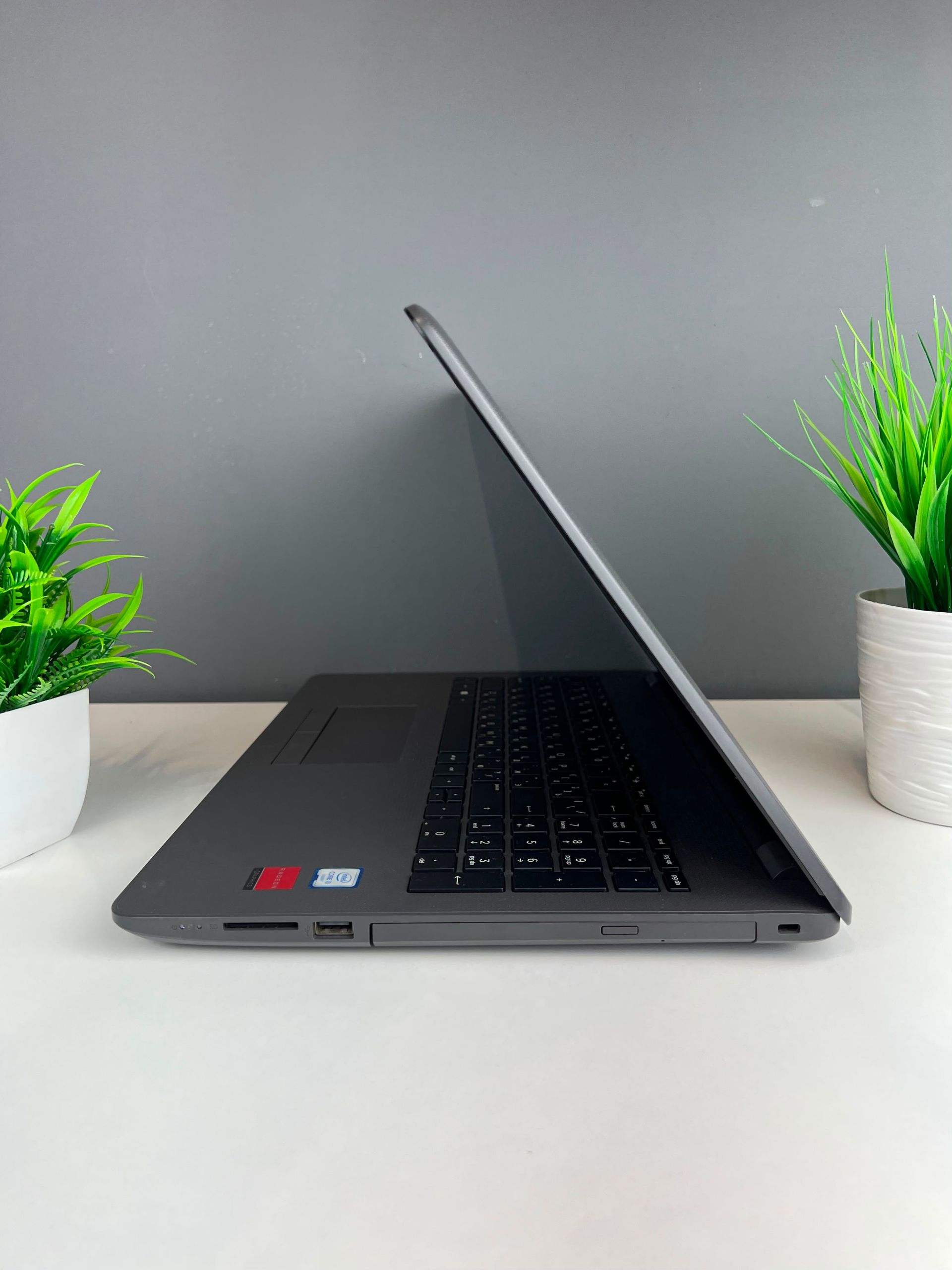 Ноутбук Hp Для работы и учебы  Intel Core i3  6-поколение  ядер 4 GB 500 GB 14 дюймов