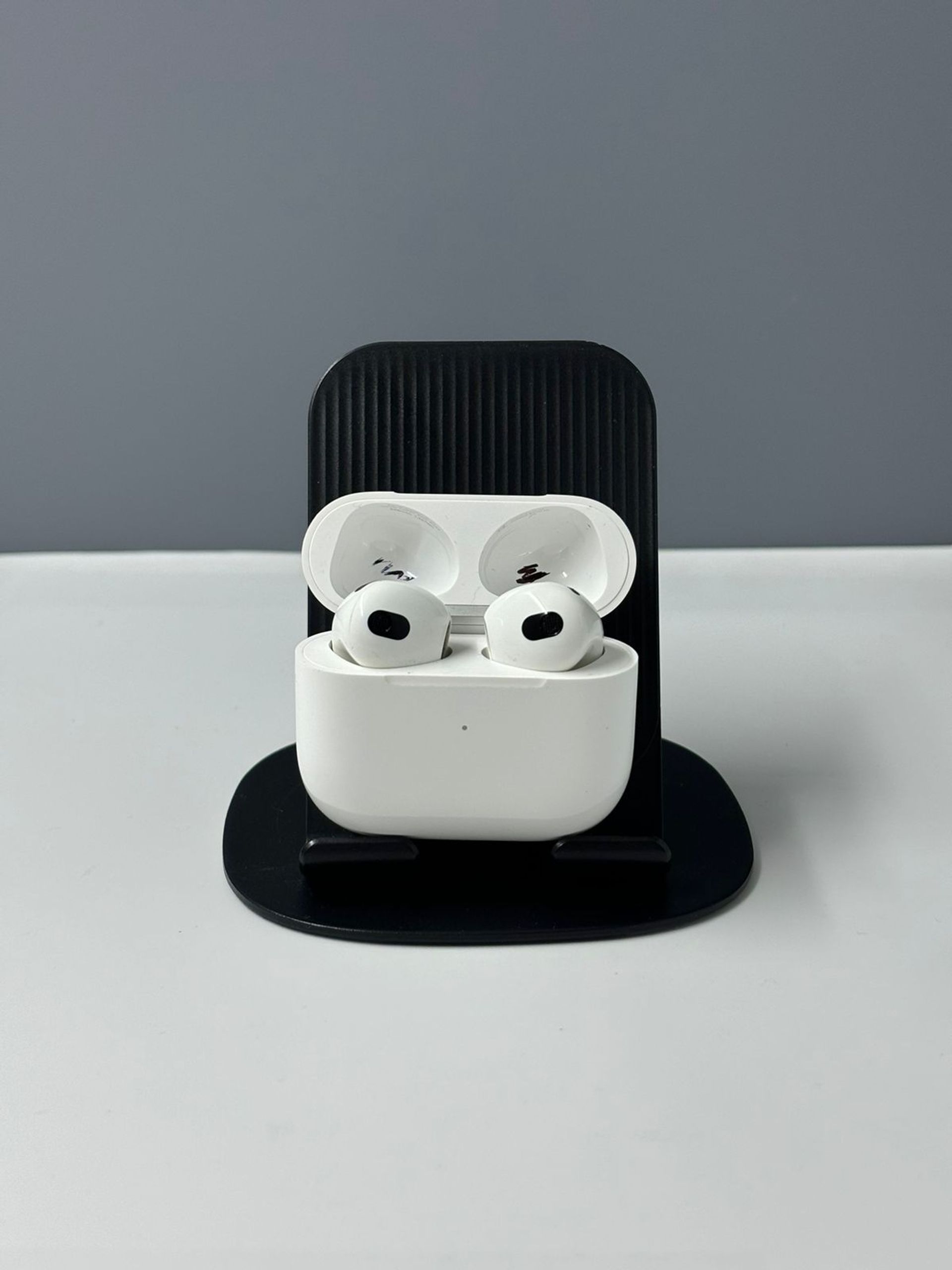 Apple AirPods 3 series