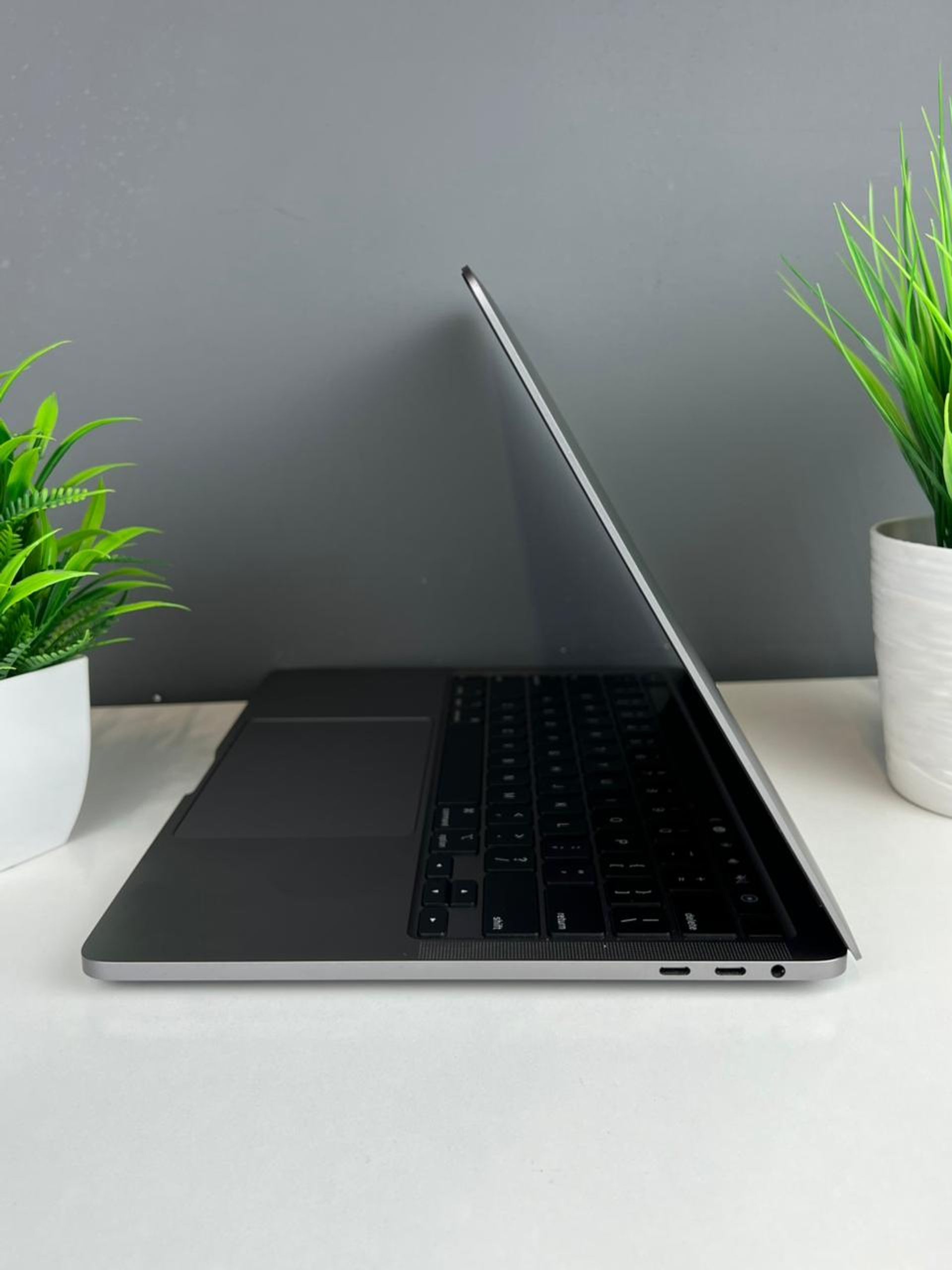 Ноутбук Apple MacBook Pro  Intel Core i5 5-поколение  ядер 8 GB 13 дюймов