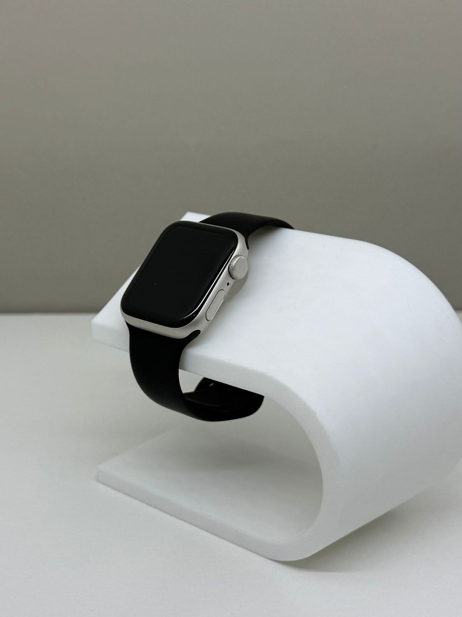 Apple Watch SE 40 мм (2е поколение)