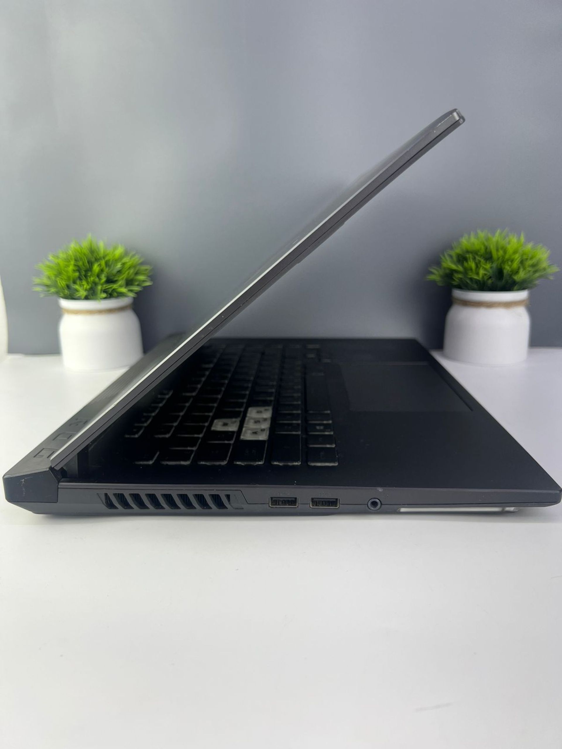Ноутбук Asus Игровой  Intel Core i7  4-поколение  ядер 12 GB 512 GB 15 дюймов