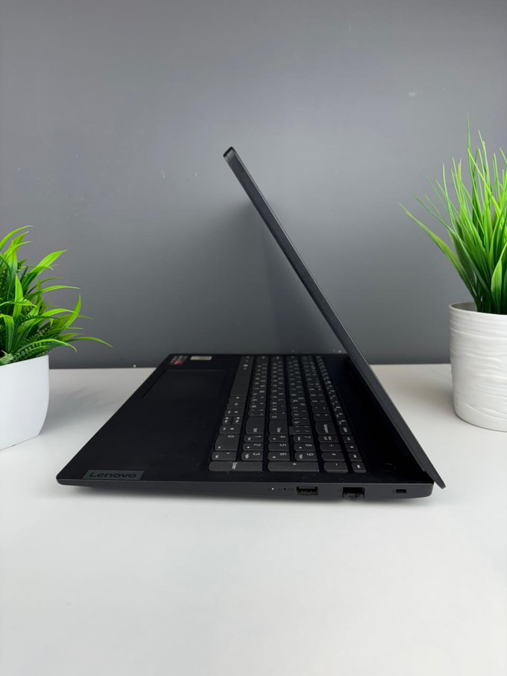 Ноутбук Lenovo ryzen 3 (5-е поколение) 2023-2024 (4 ядер / 8 потоков) AMD Ryzen 3 5-поколение ядер 4 GB 500 GB 15 дюймов