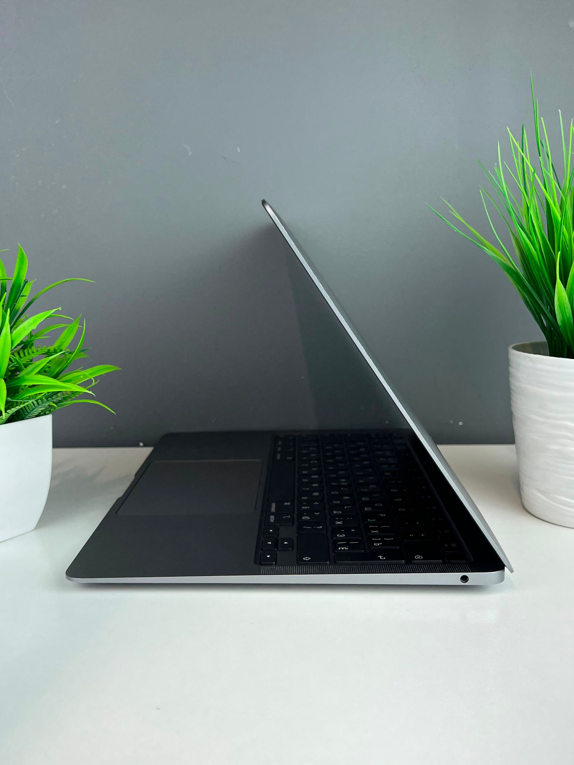 Ноутбук Apple MacBook Air Apple M1 ядер 8 GB 256 GB 13.3 дюймов