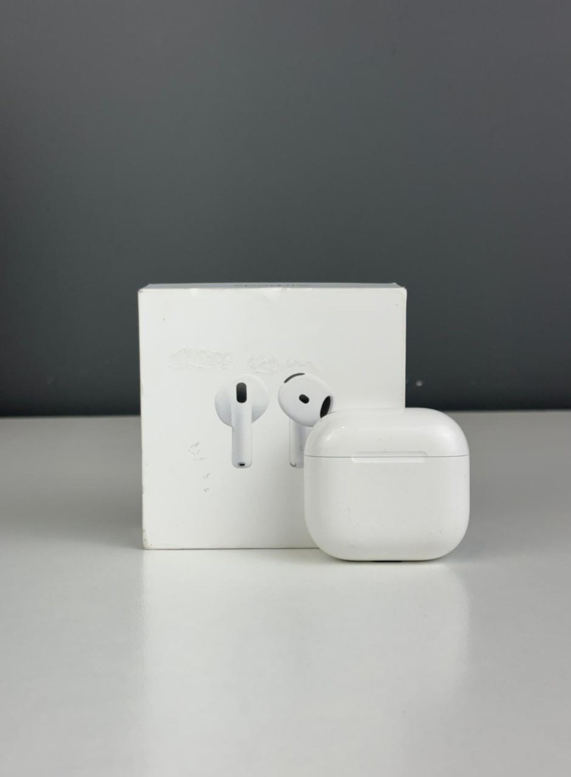 Apple AirPods 4 series
