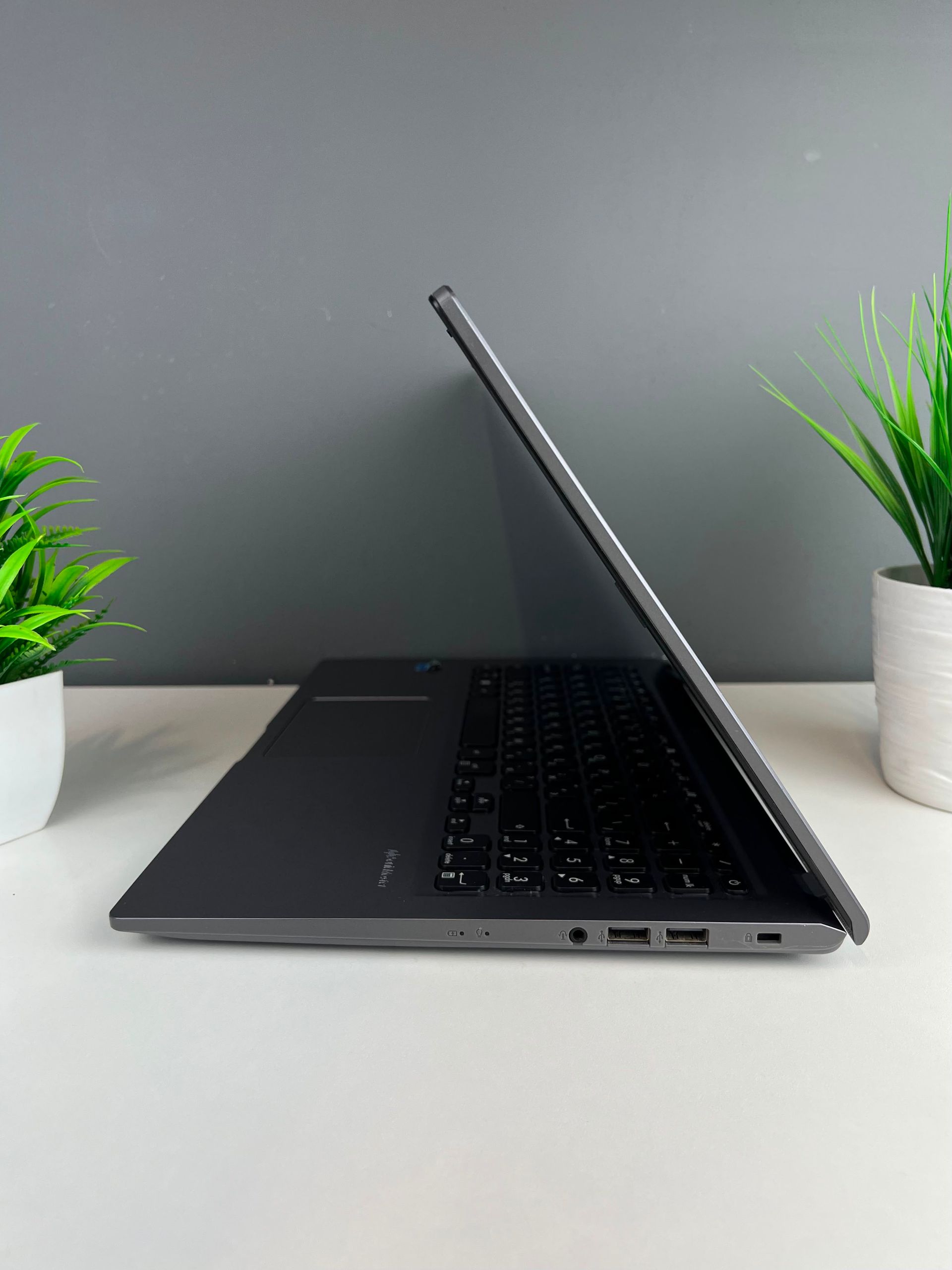 Ноутбук Asus Для работы и учебы  Intel Core i3  11-поколение  ядер 8 GB 256 GB 14 дюймов
