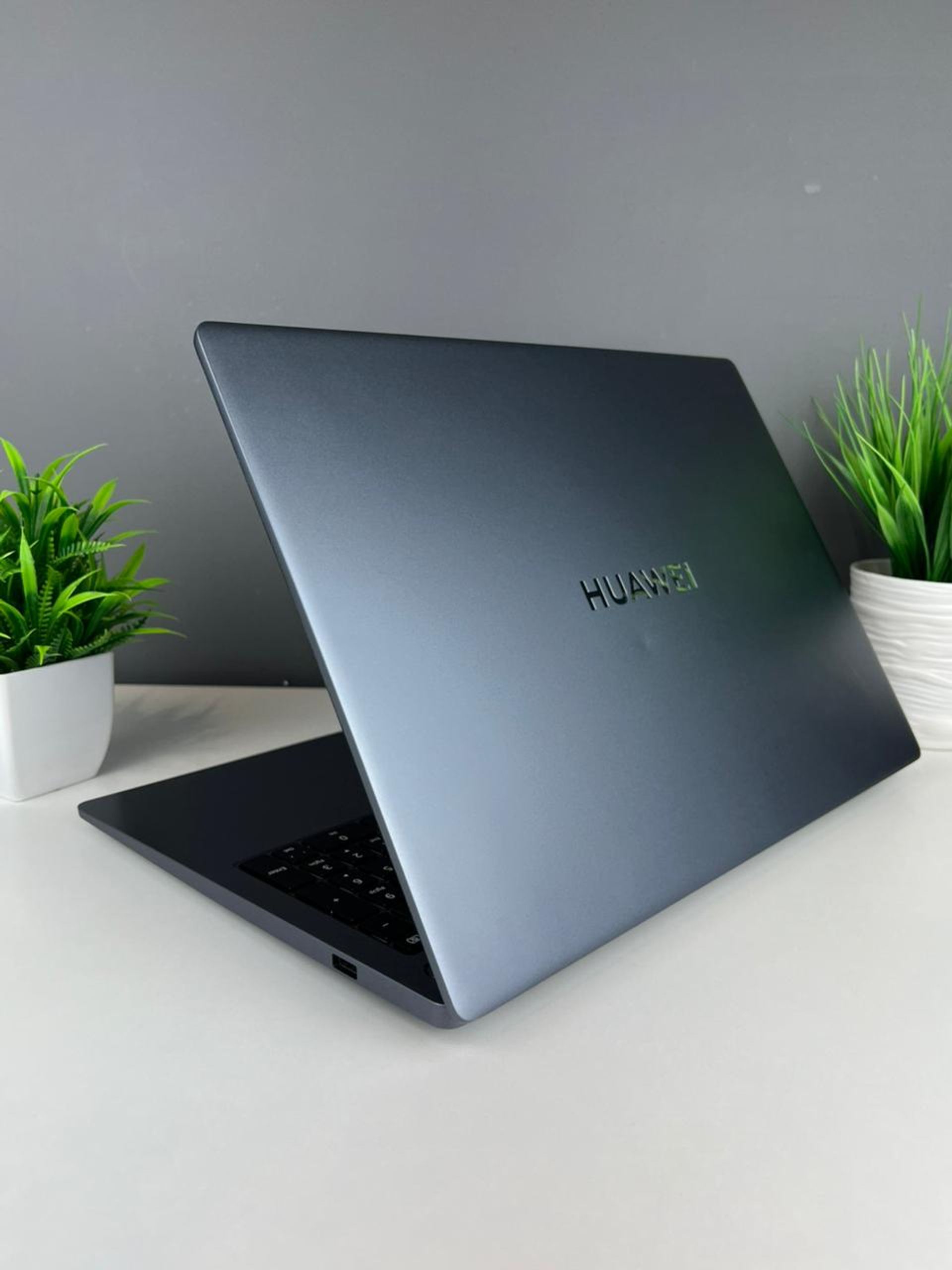 Huаwei  Core™  i3-12;