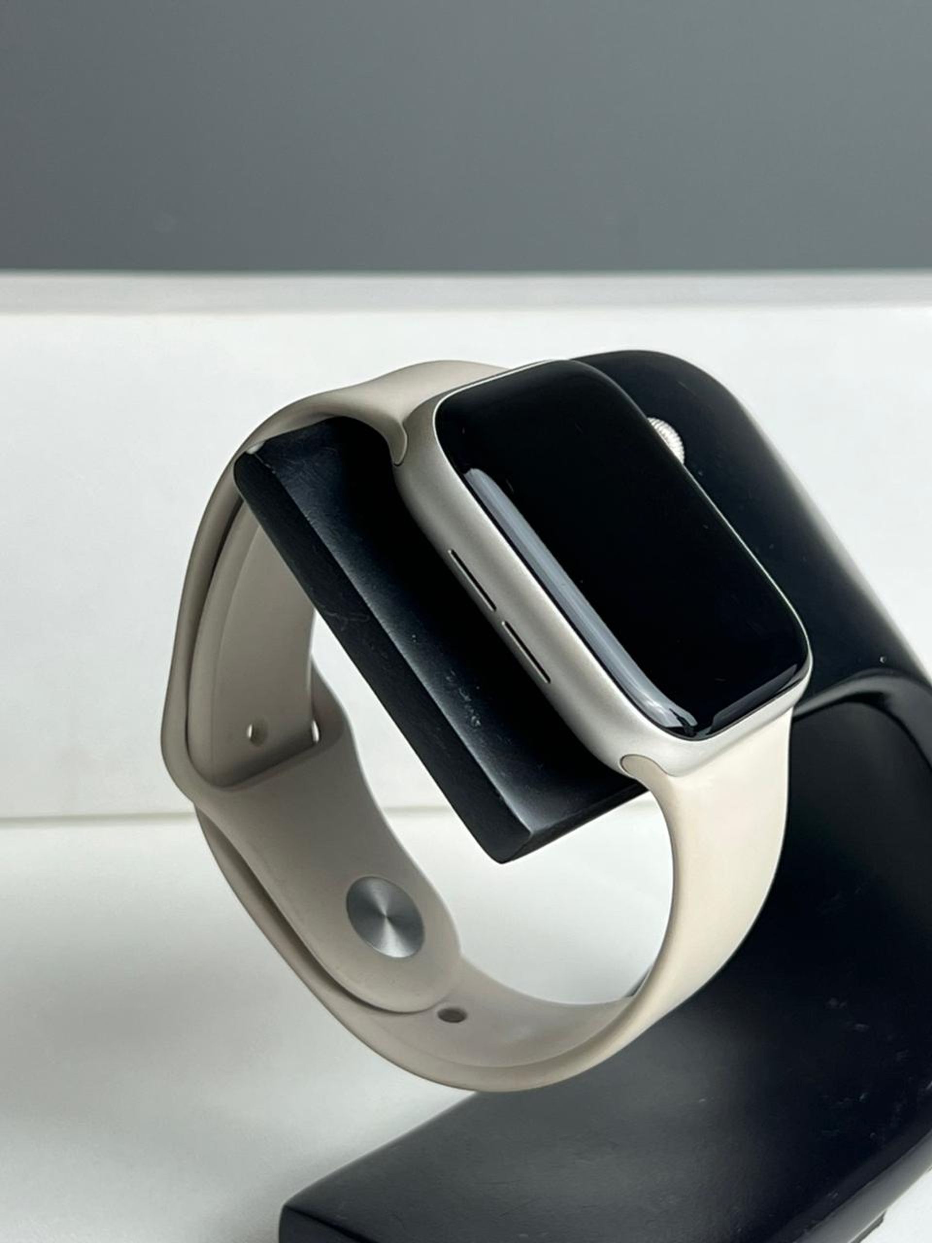 Apple Watch SE 44 мм (2е поколение)