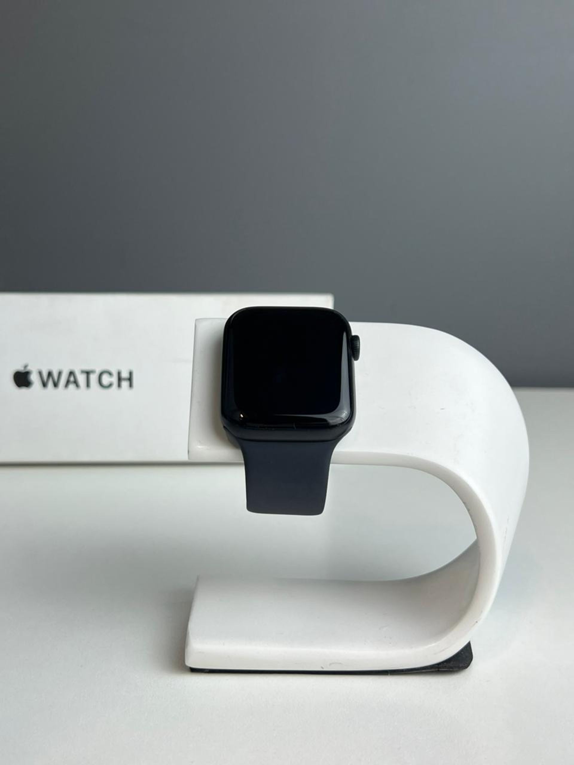 Apple Watch SE 44 мм (2е поколение)