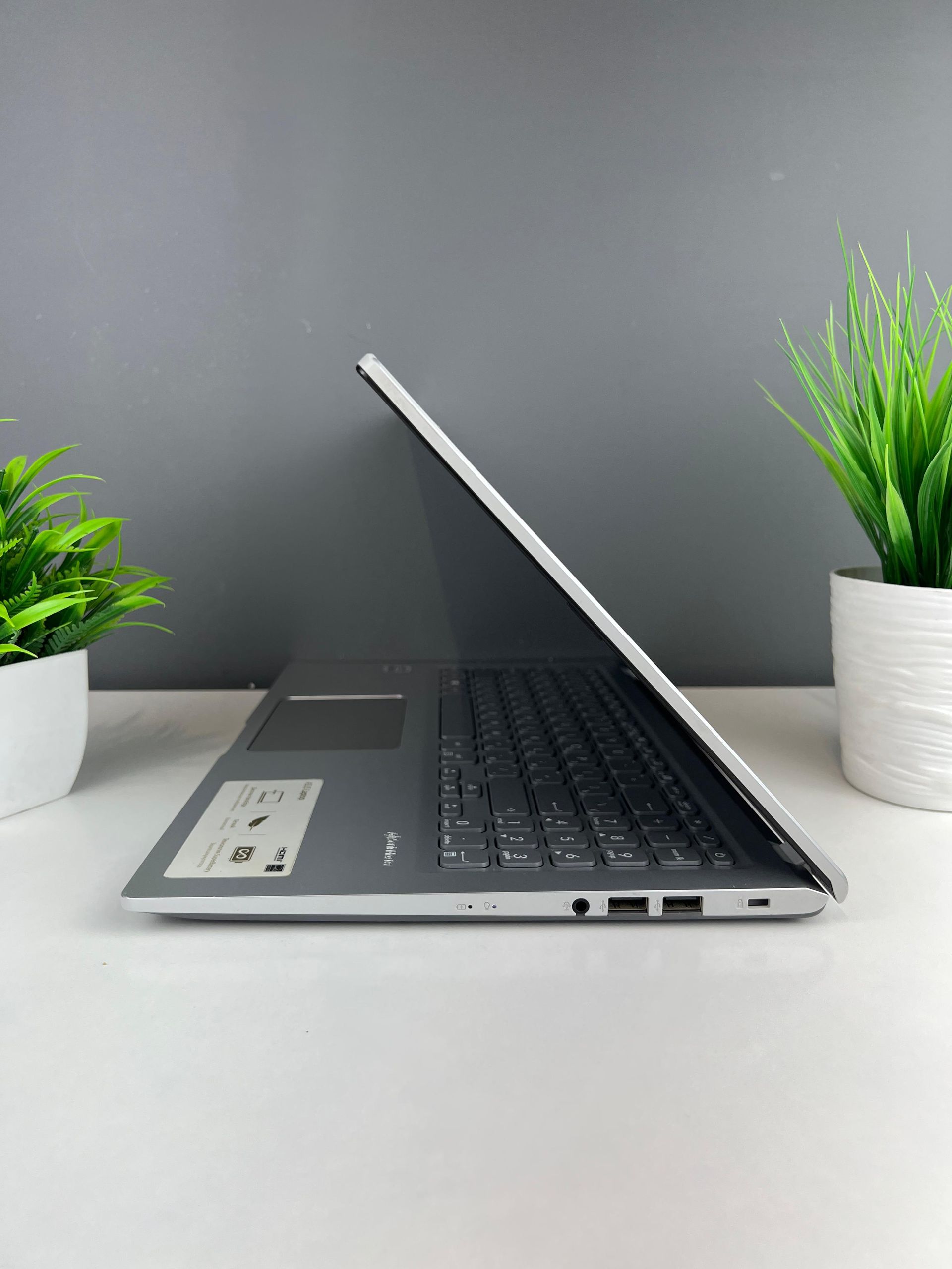 Ноутбук Asus core i5/10 пок  Intel Core i5  10-поколение  ядер 8 GB 256 GB 15 дюймов