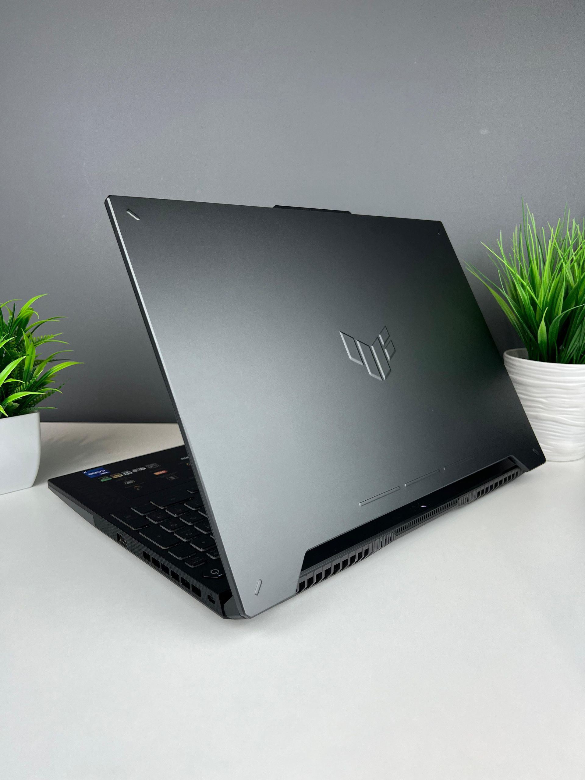 Ноутбук Asus core i7/12 пок  Intel Core i7  10-поколение  ядер 16 GB