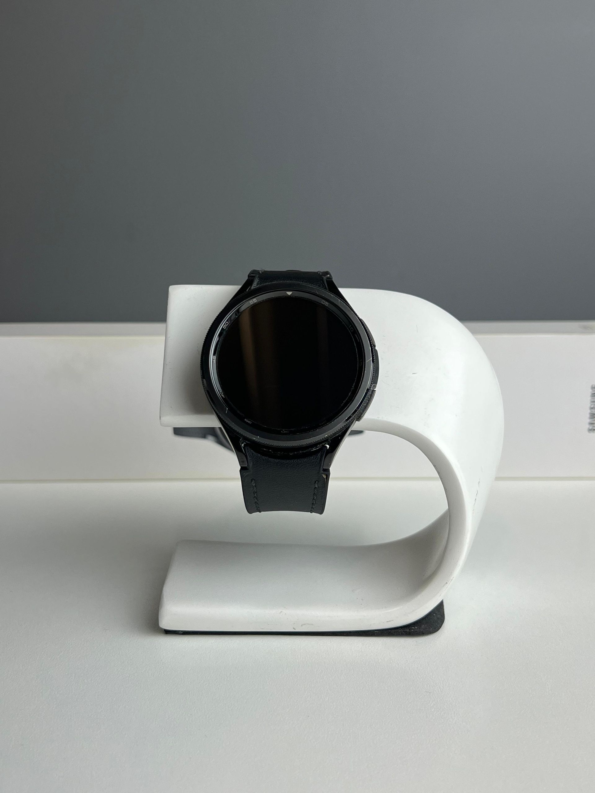 Samsung Series 6  44 mm 47mm