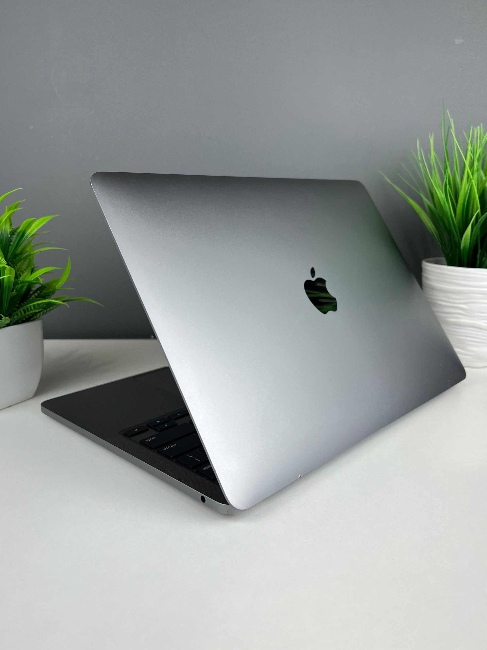 MacBook Pro 13 M2