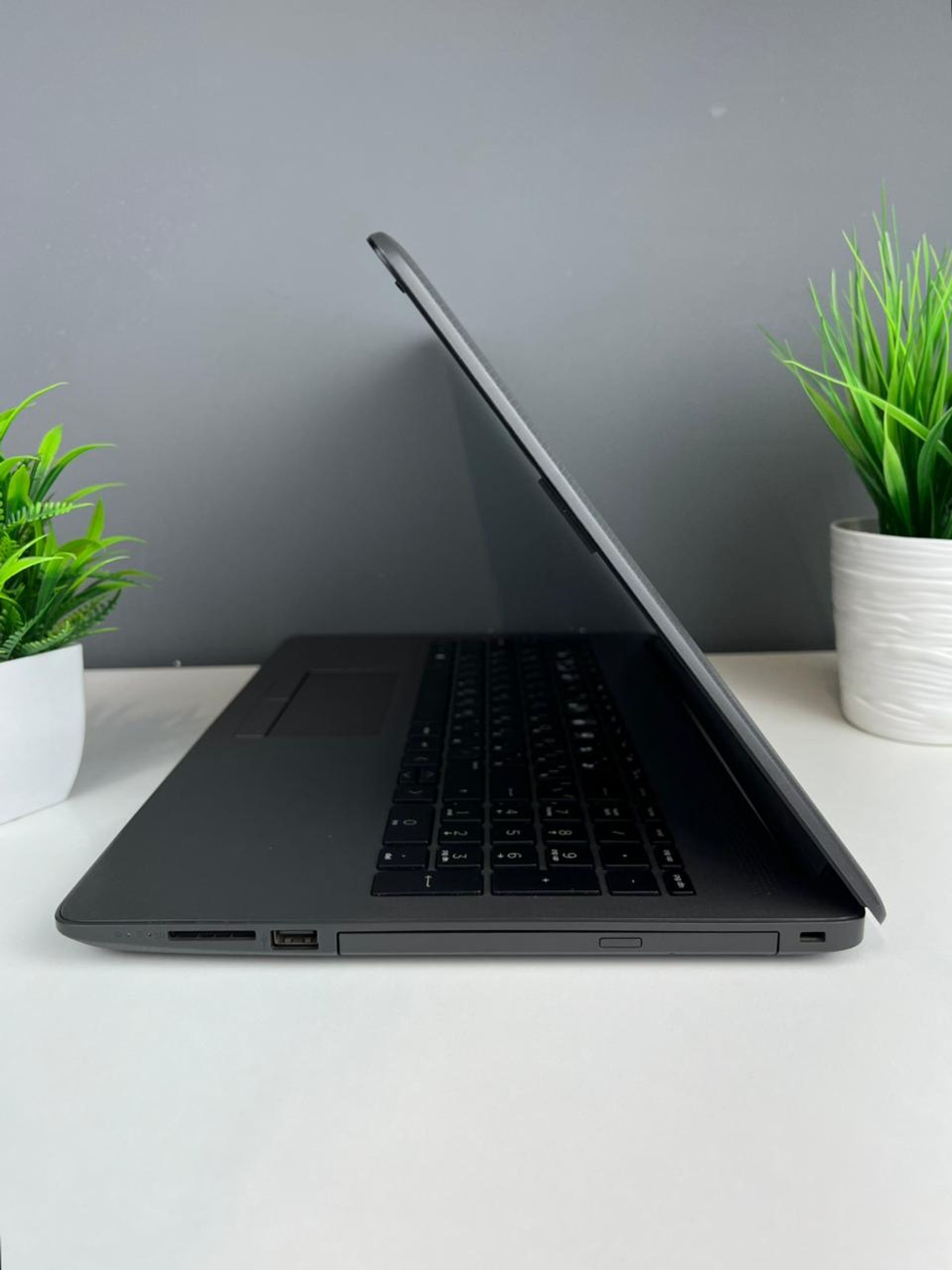 Ноутбук Hp intel core i5  8-поколение  Intel Core i5  8-поколение  ядер 8 GB 256 GB