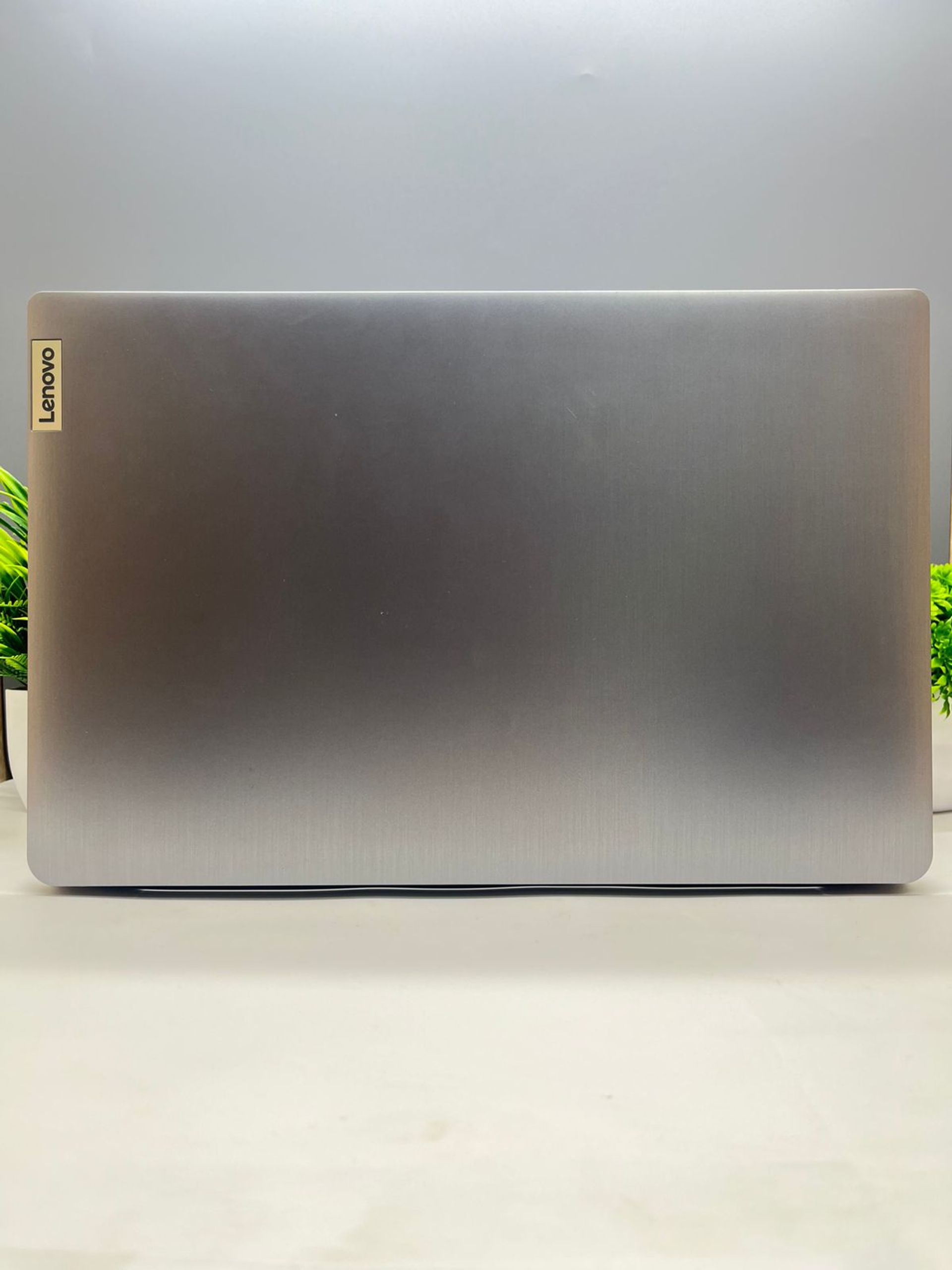 Ноутбук Lenovo Для работы и учебы  Intel Core i3  12-поколение  ядер 8 GB 256 GB 16 дюймов