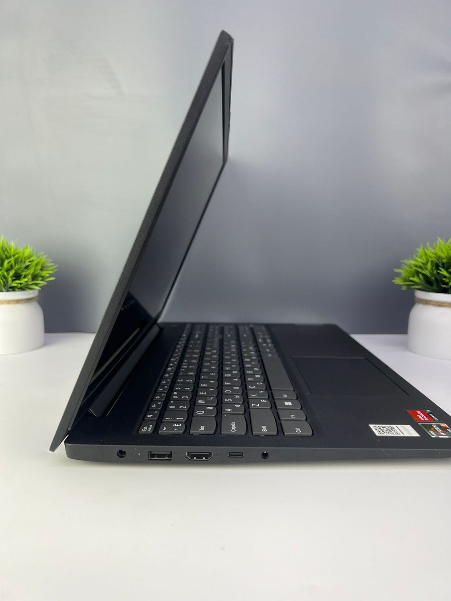 Ноутбук Lenovo Для работы и учебы AMD Ryzen 5 7-поколение ядер 8 GB 512 GB 15 дюймов