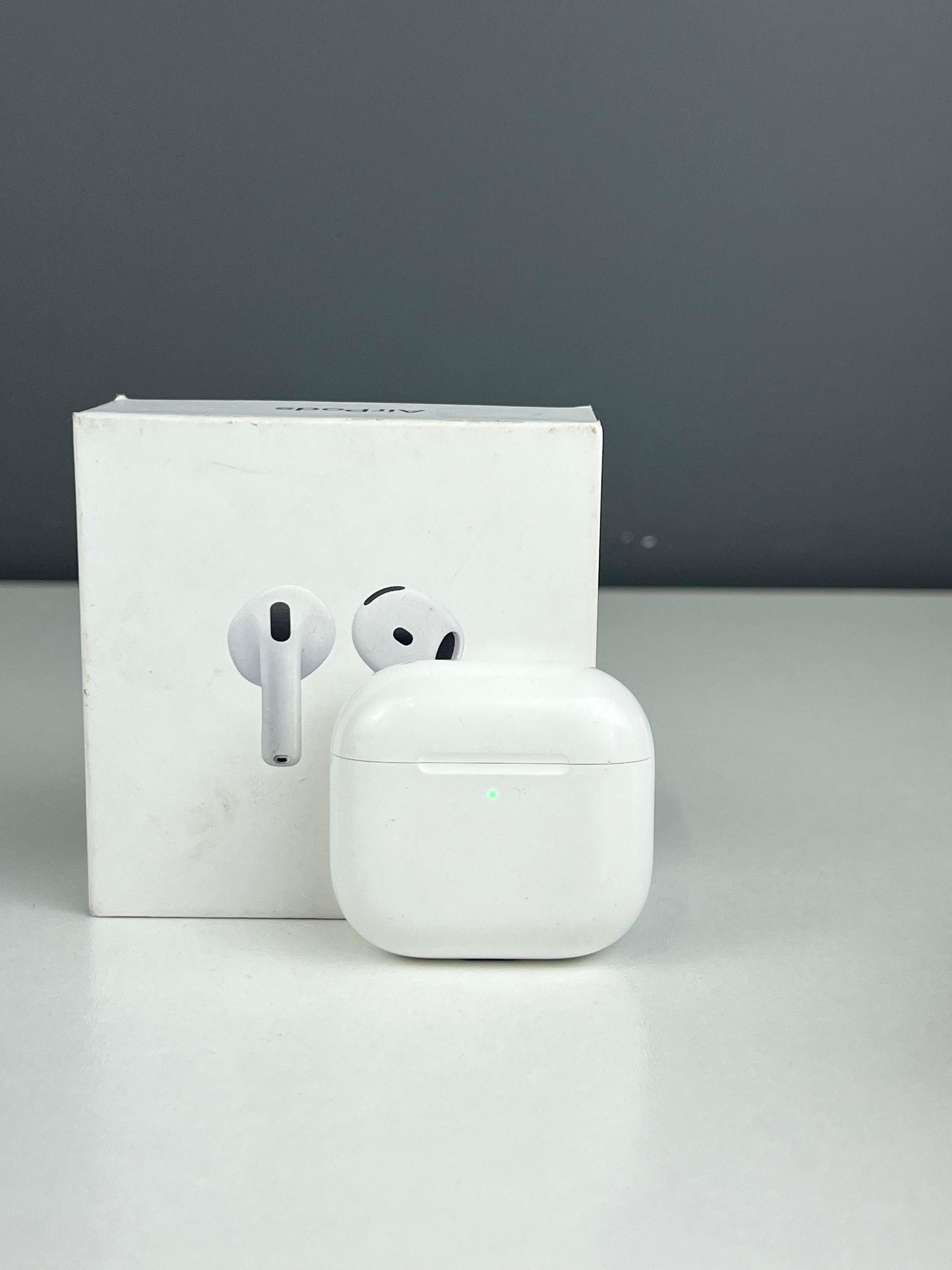 Apple AirPods 4 series