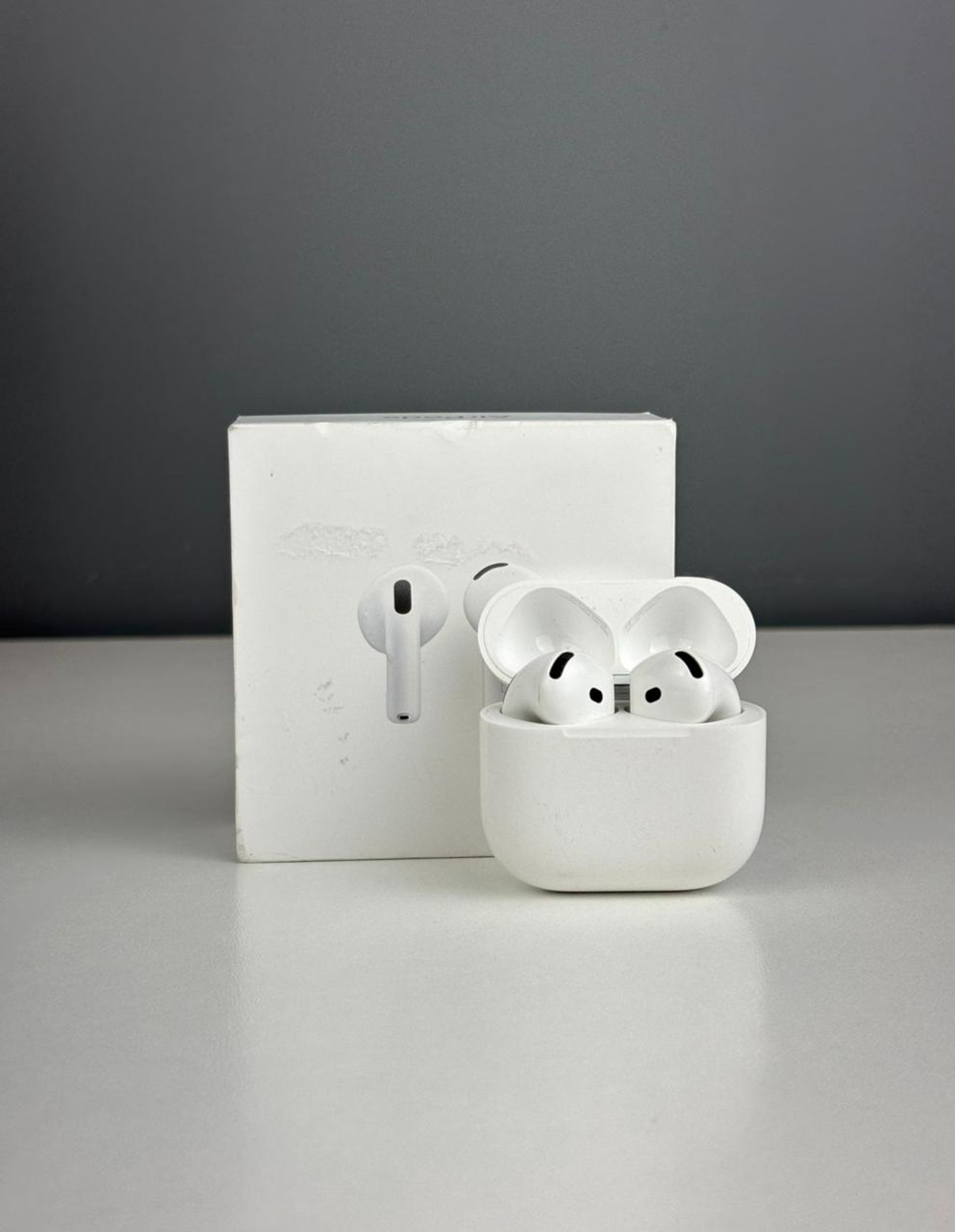 Apple AirPods 4 series