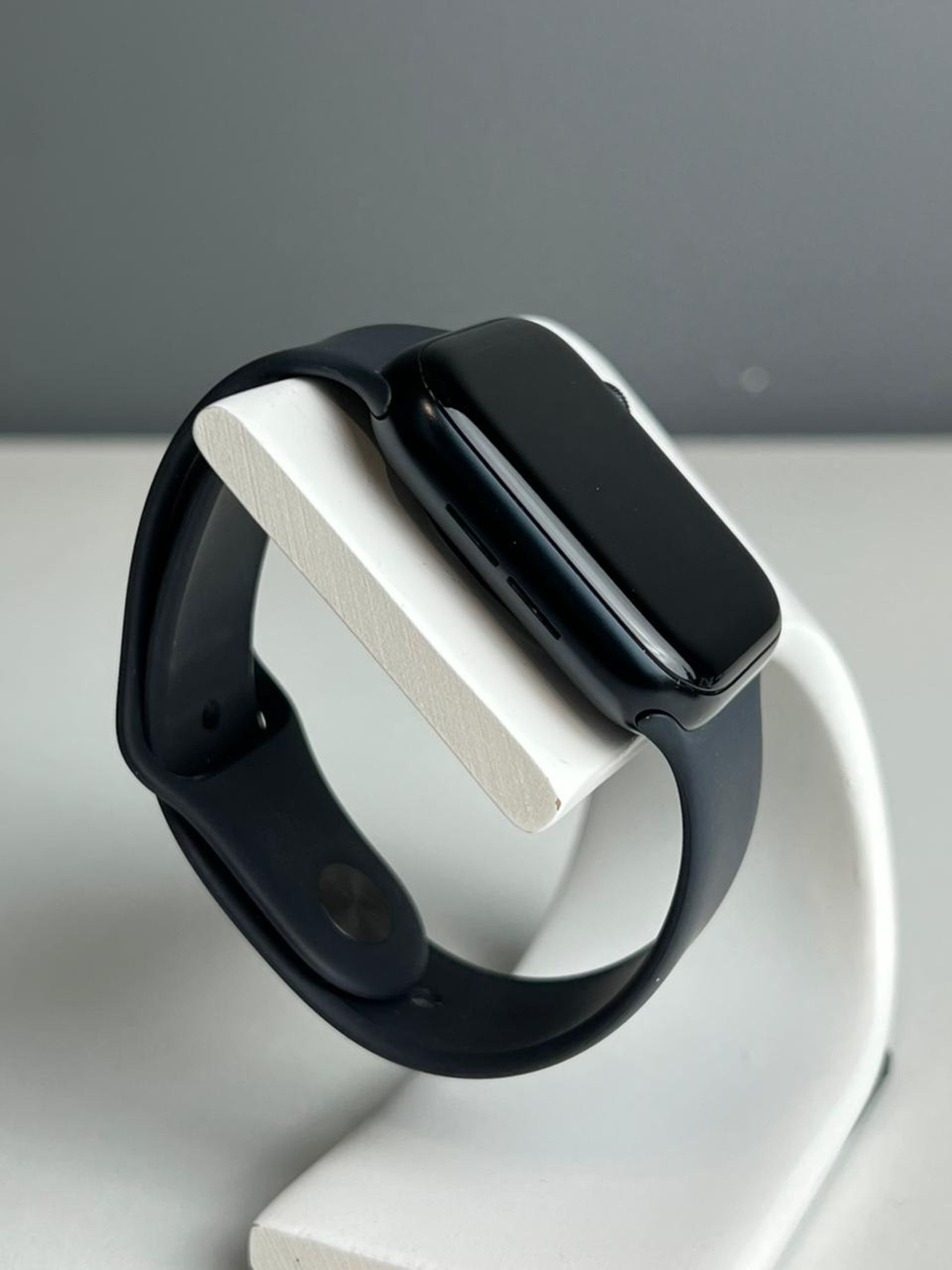 Apple Watch SE 44 мм (2е поколение)