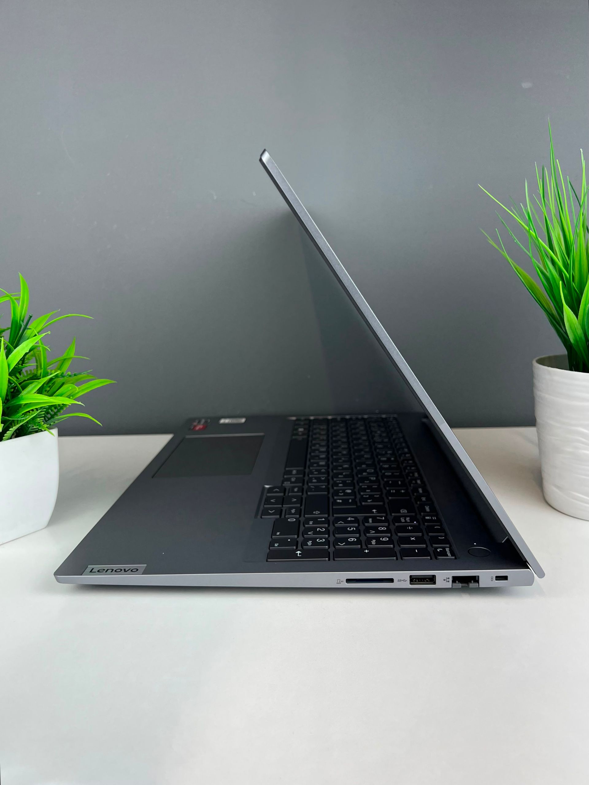 Ноутбук Lenovo ryzen 5 (5-е поколение) 2023 (6 ядер / 12 потоков) AMD Ryzen 5 7-поколение ядер 16 GB 500 GB 14 дюймов