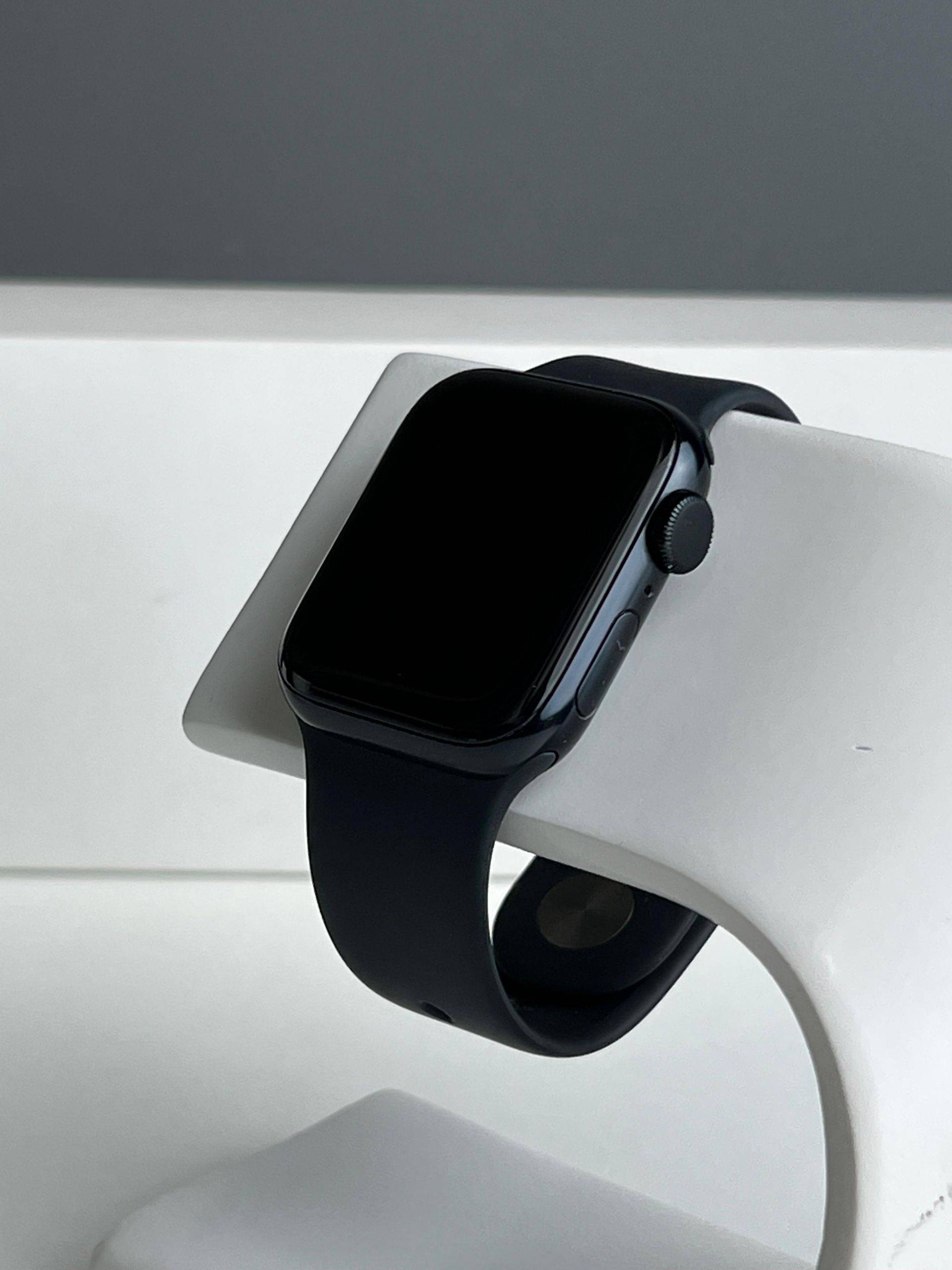 Apple Watch SE 40 мм (2е поколение)