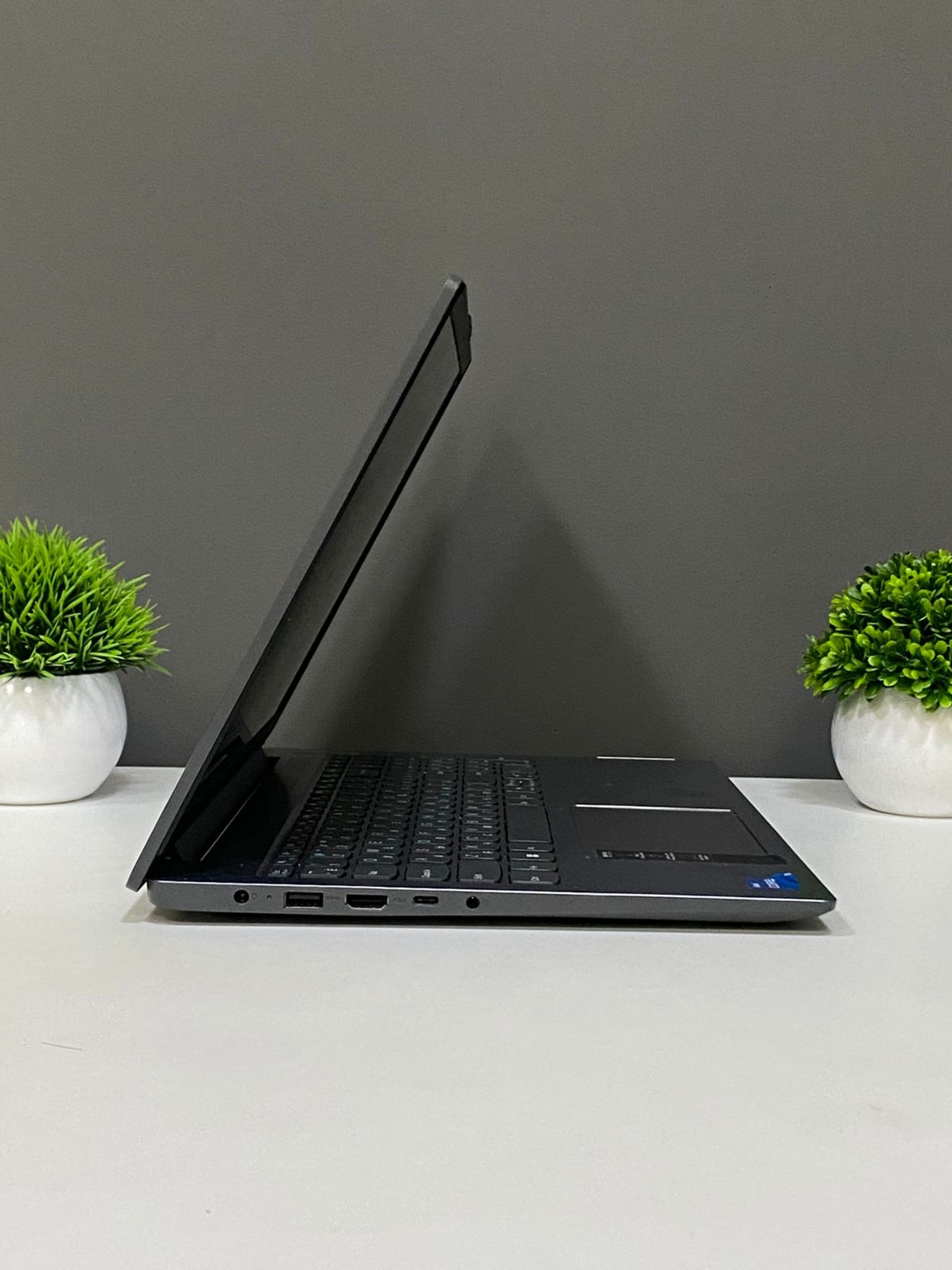Ноутбук Lenovo Для работы и учебы  Intel Core i5  13-поколение  ядер 16 GB 500 GB 15 дюймов