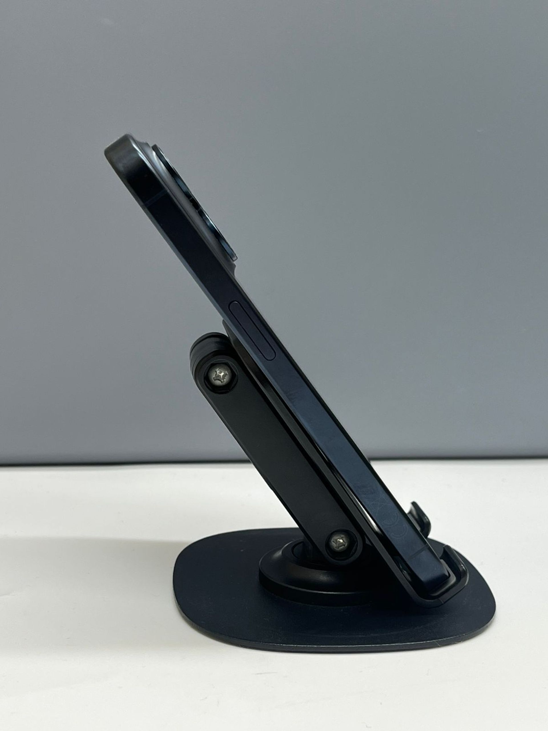 Apple iPhone 15 Pro 256GB - фото_2