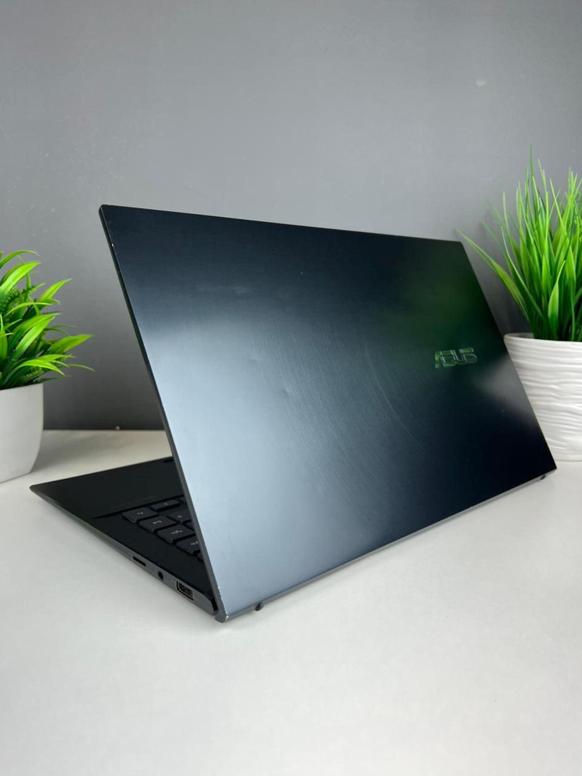 Ноутбук Asus core i7/11 пок  Intel Core i7  11-поколение  ядер 8 GB 500 GB 14 дюймов