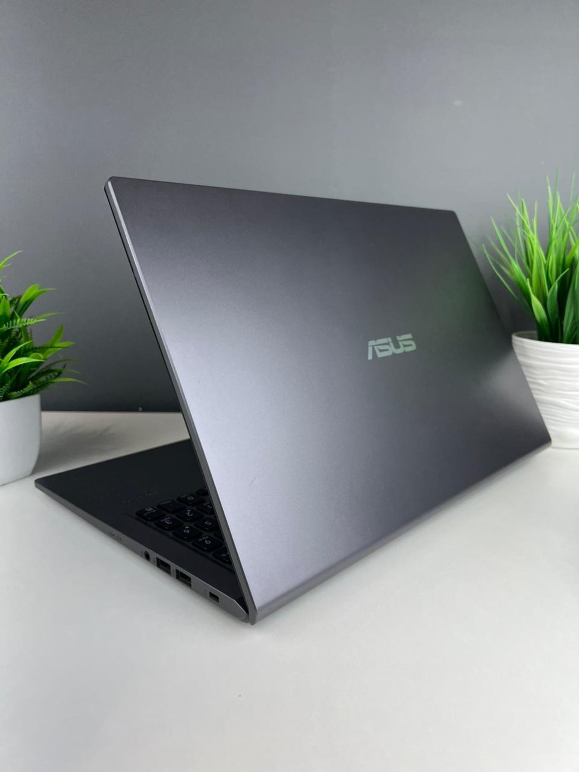 Ноутбук Asus core i3/11-пок  Intel Core i3  11-поколение  ядер 8 GB 500 GB 15 дюймов