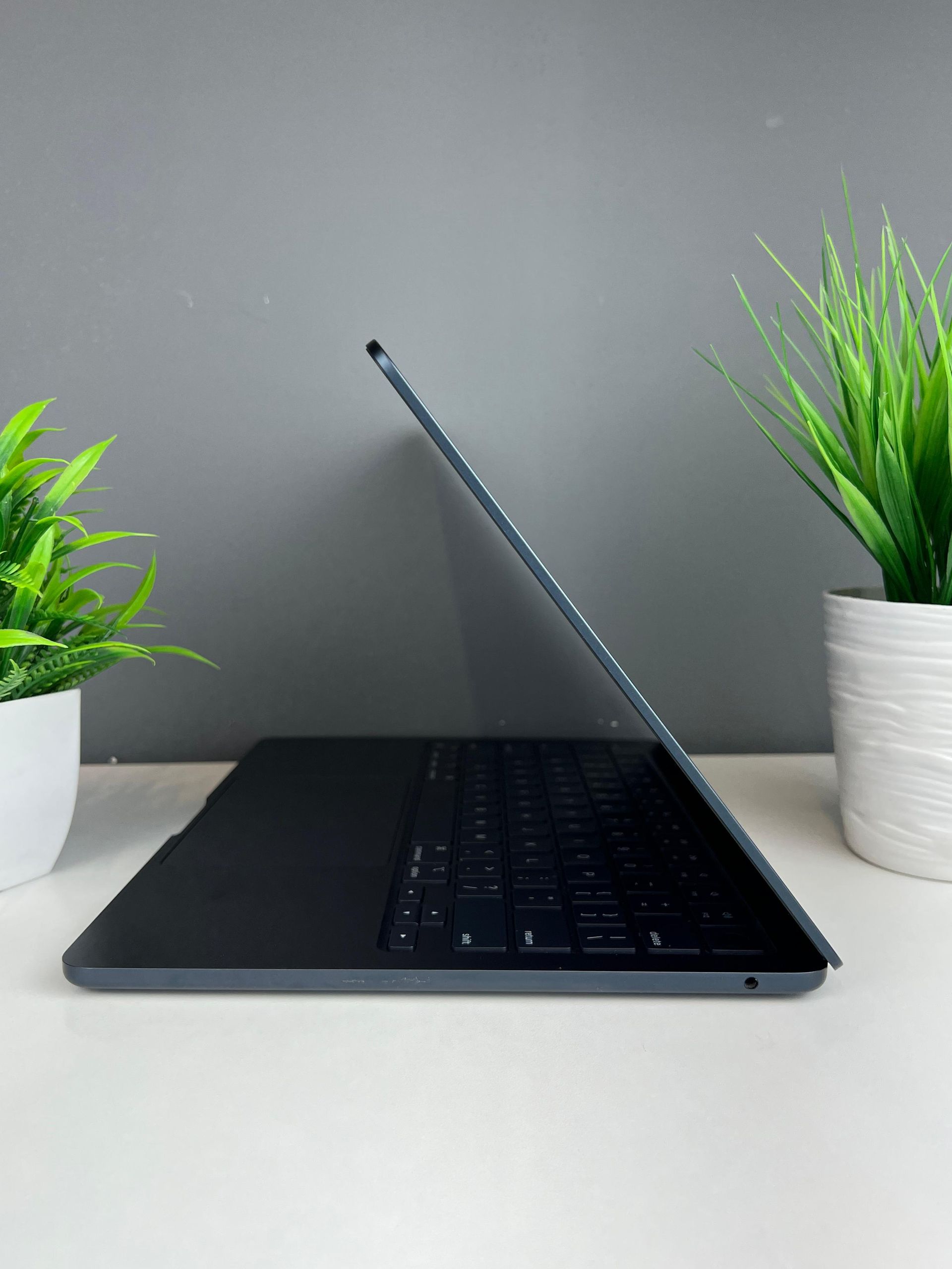 Ноутбук Apple macbook air 13 m2 Apple M2 ядер 8 GB 256 GB 13 дюймов