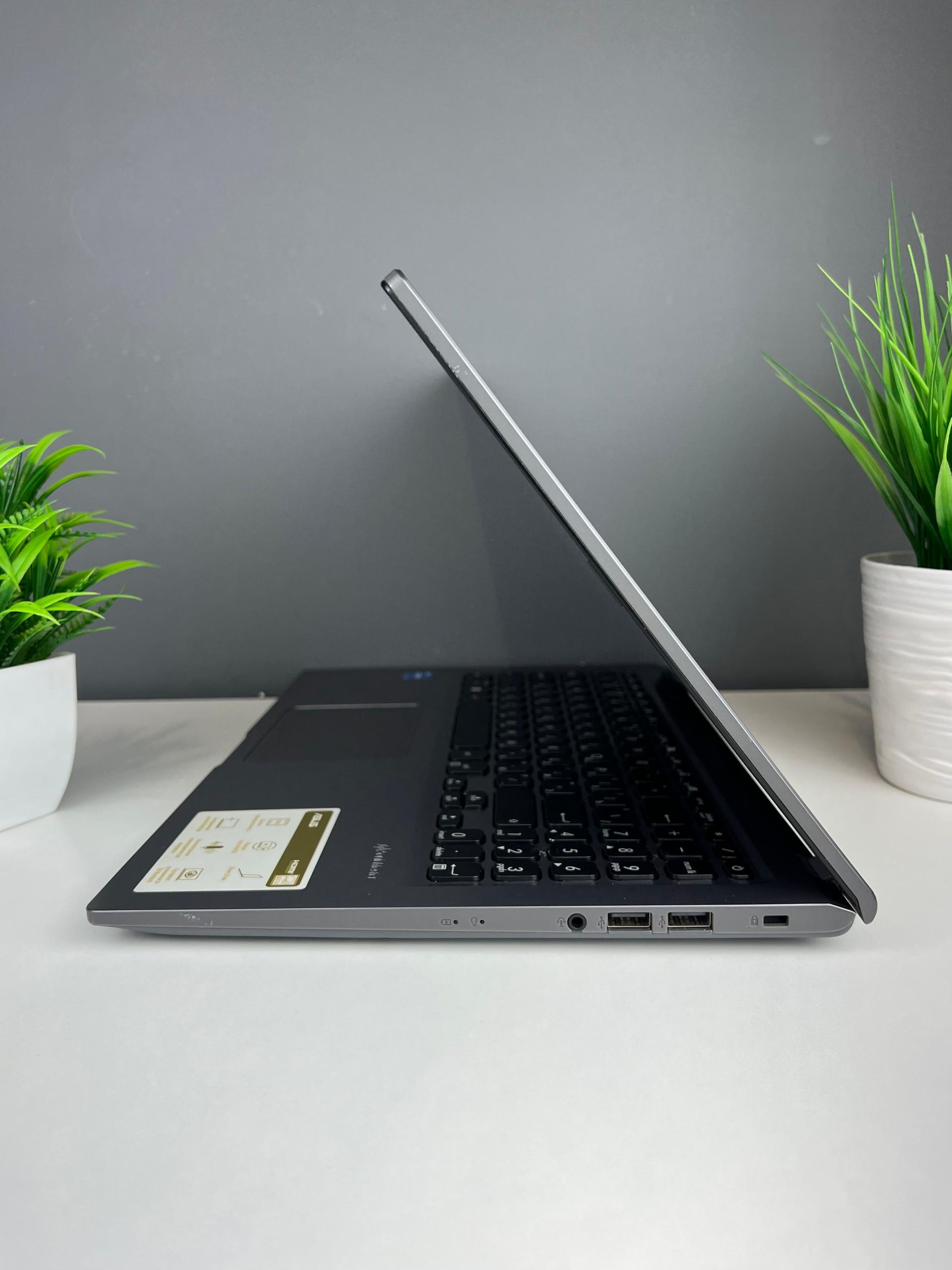 Ноутбук Asus core i3/11-пок  Intel Core i3  11-поколение  ядер 8 GB 256 GB 15 дюймов