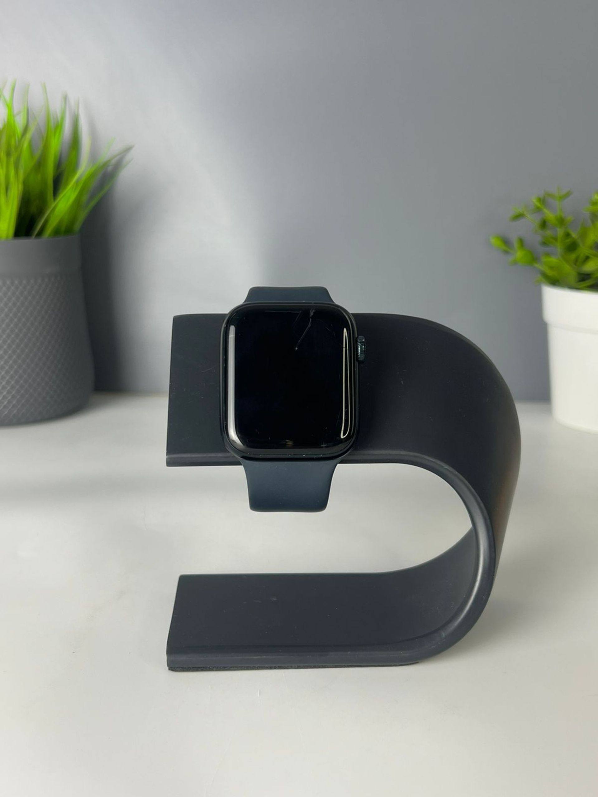 Apple Watch SE 44 мм (2е поколение)