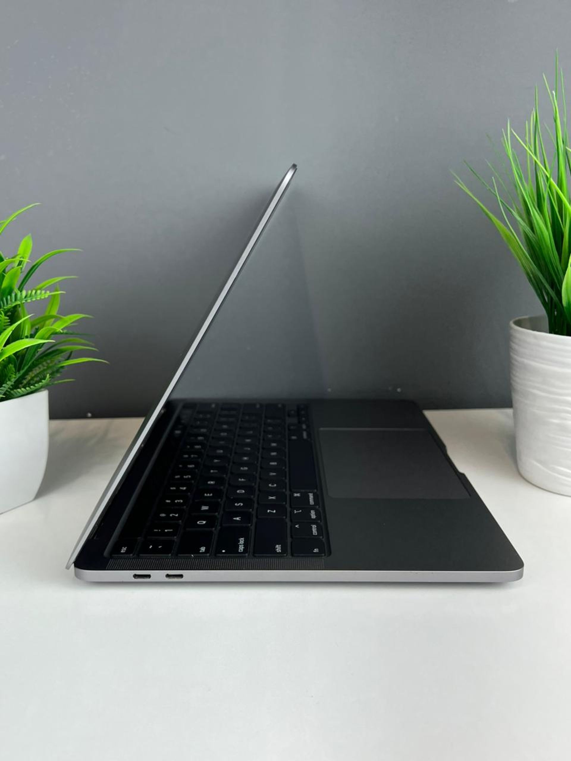Ноутбук Apple MacBook Pro  Intel Core i5 5-поколение  ядер 8 GB 13 дюймов