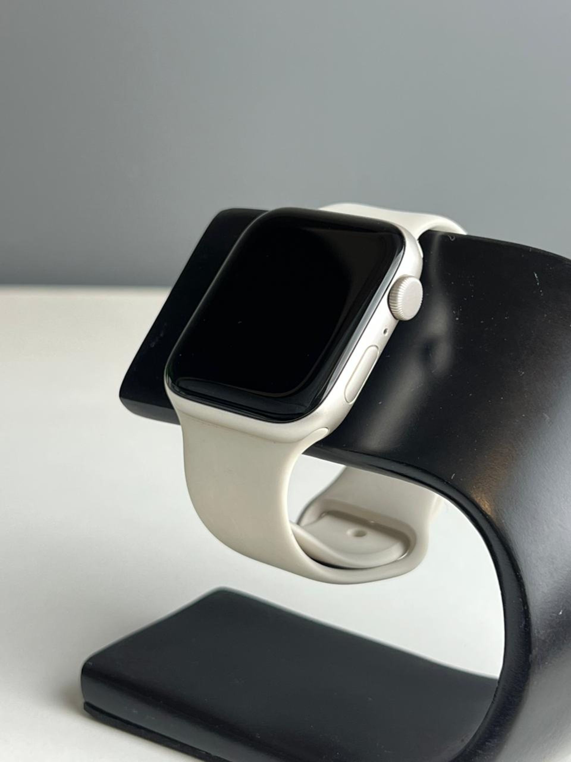 Apple Watch SE 44 мм (2е поколение)