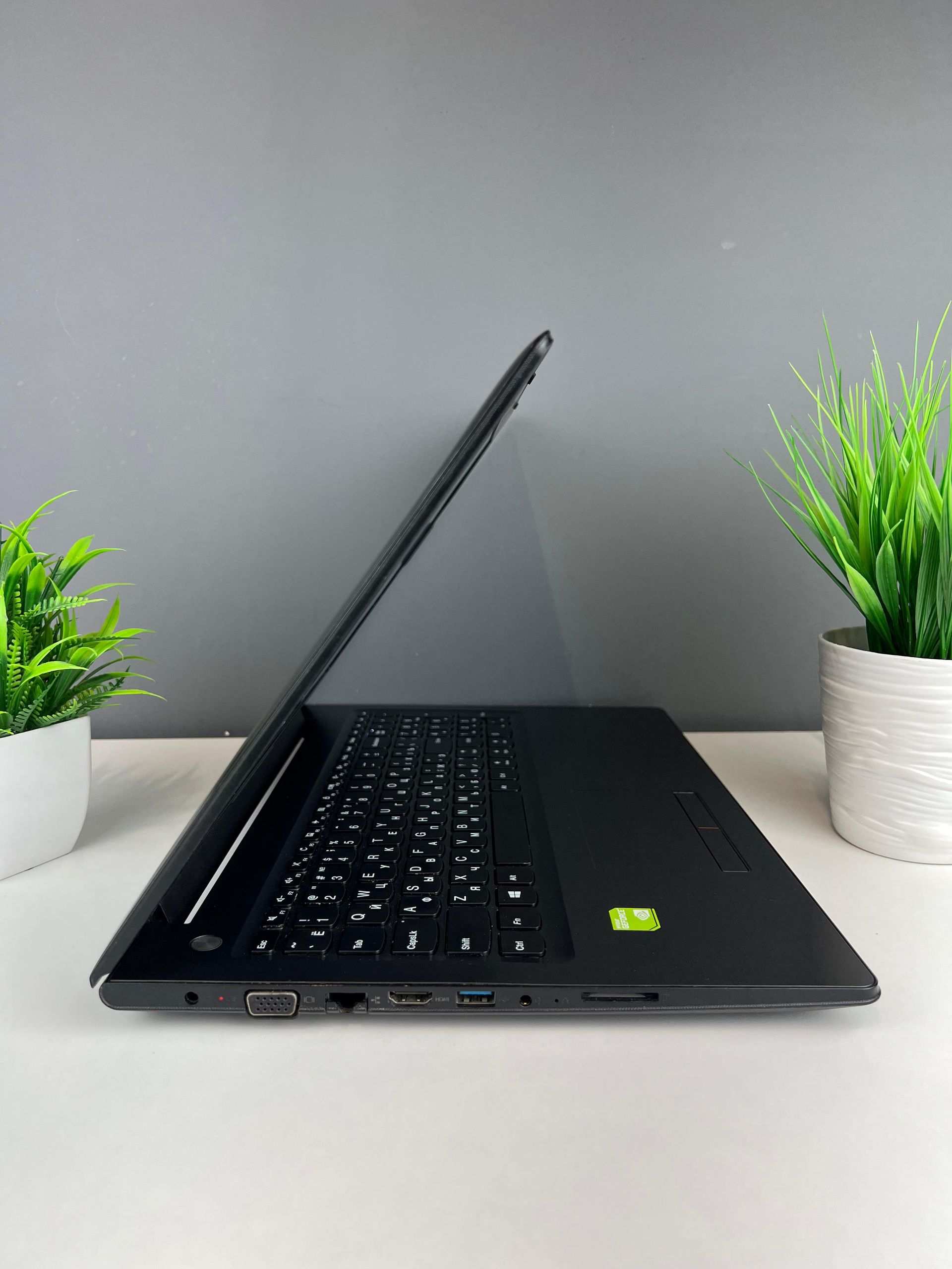 Ноутбук Lenovo core i7/6 пок  Intel Core i7  6-поколение  ядер 4 GB 15 дюймов