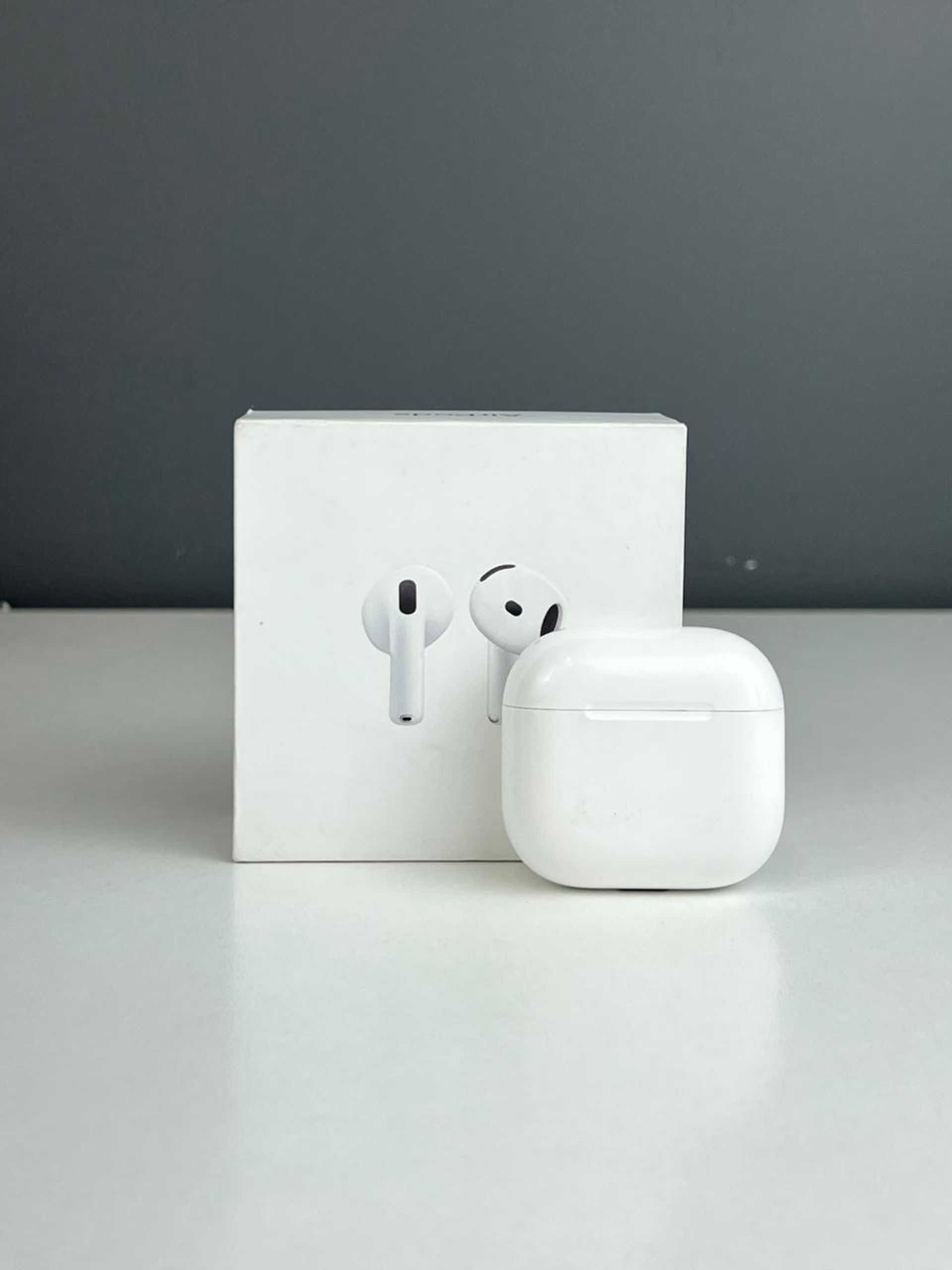 AirPods 4 series