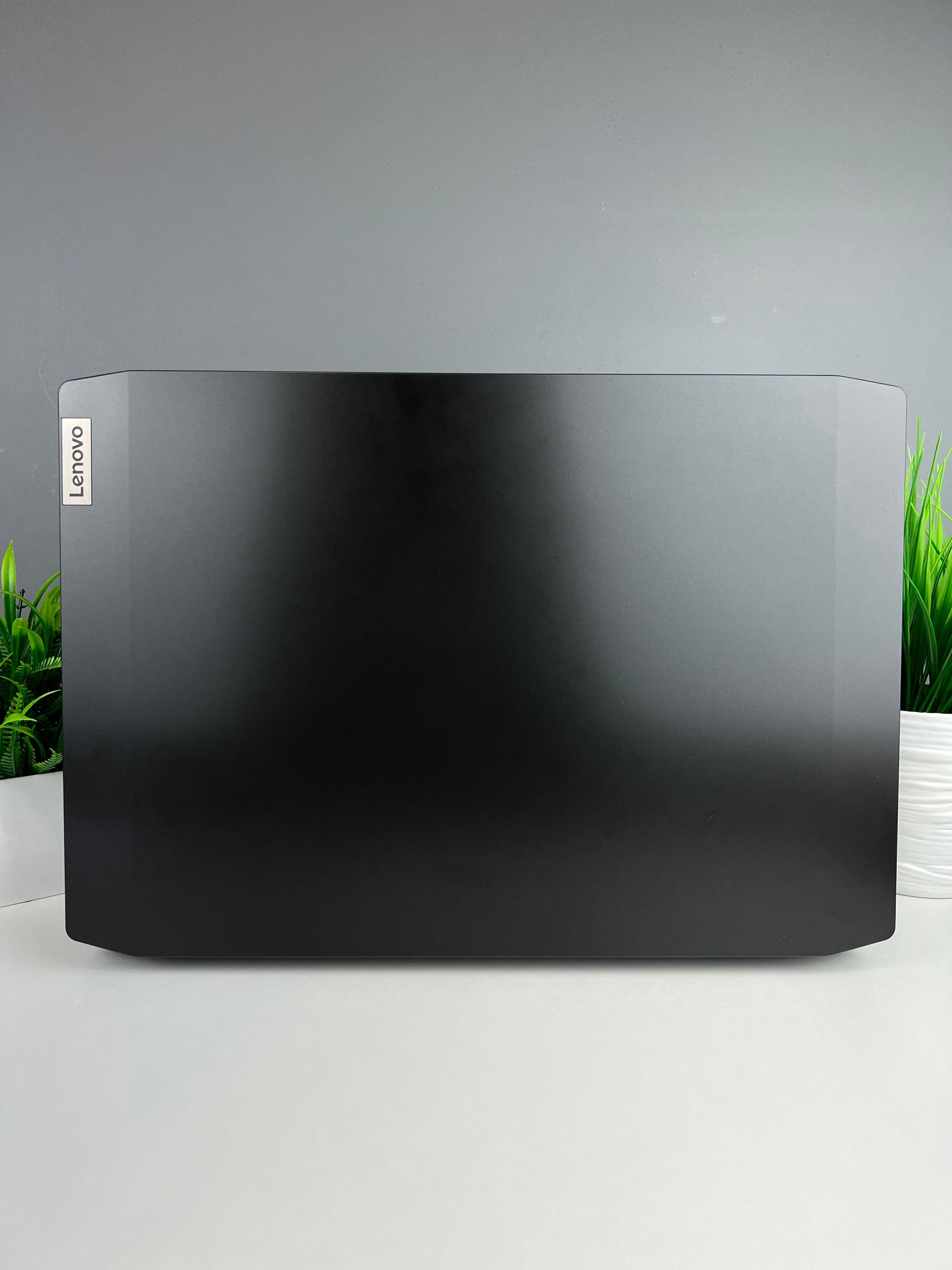 Ноутбук Lenovo Игровой  Intel Core i7  10-поколение  ядер 8 GB 14 дюймов