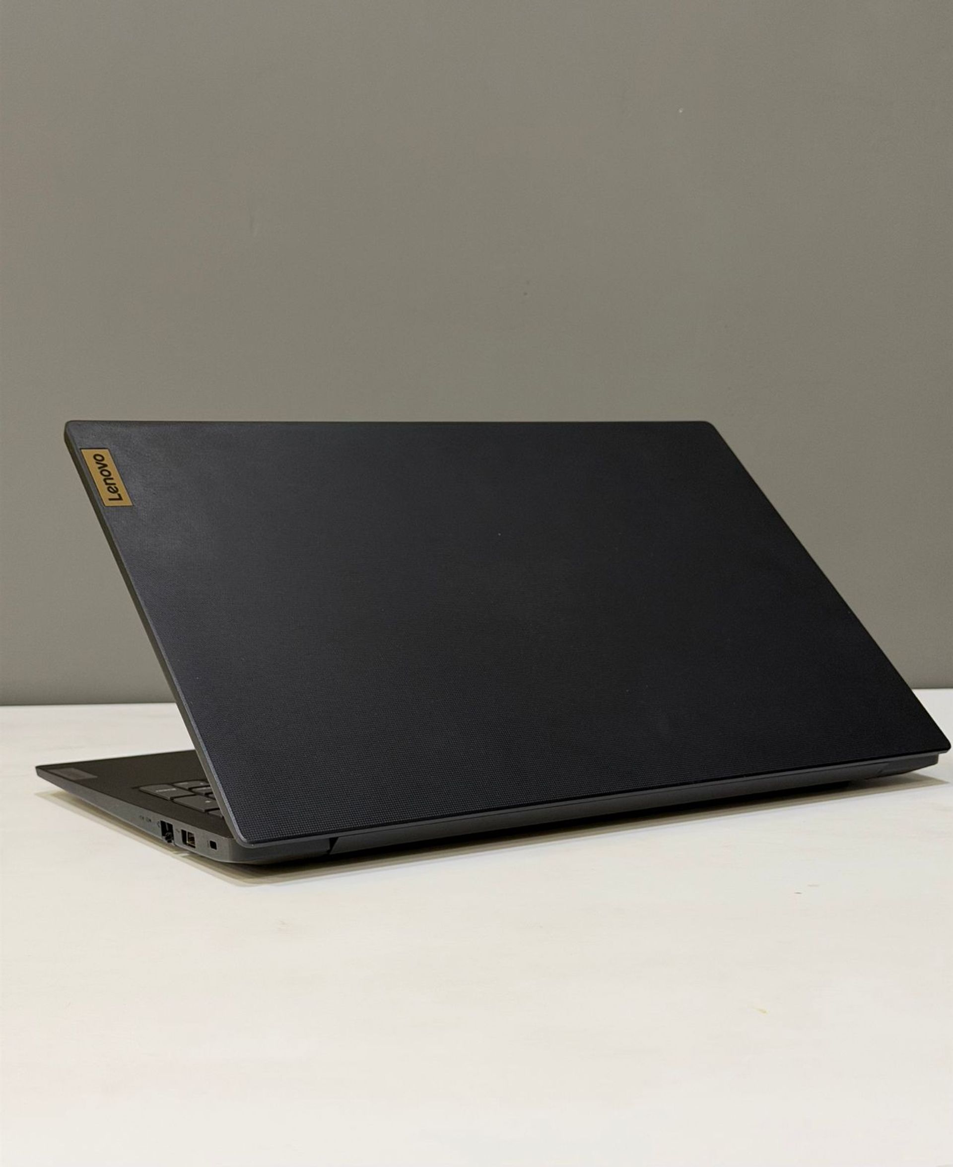 Ноутбук Lenovo ryzen 5 (5-е поколение) 2023 (6 ядер / 12 потоков) AMD Ryzen 5 5-поколение ядер 8 GB 500 GB 18 дюймов