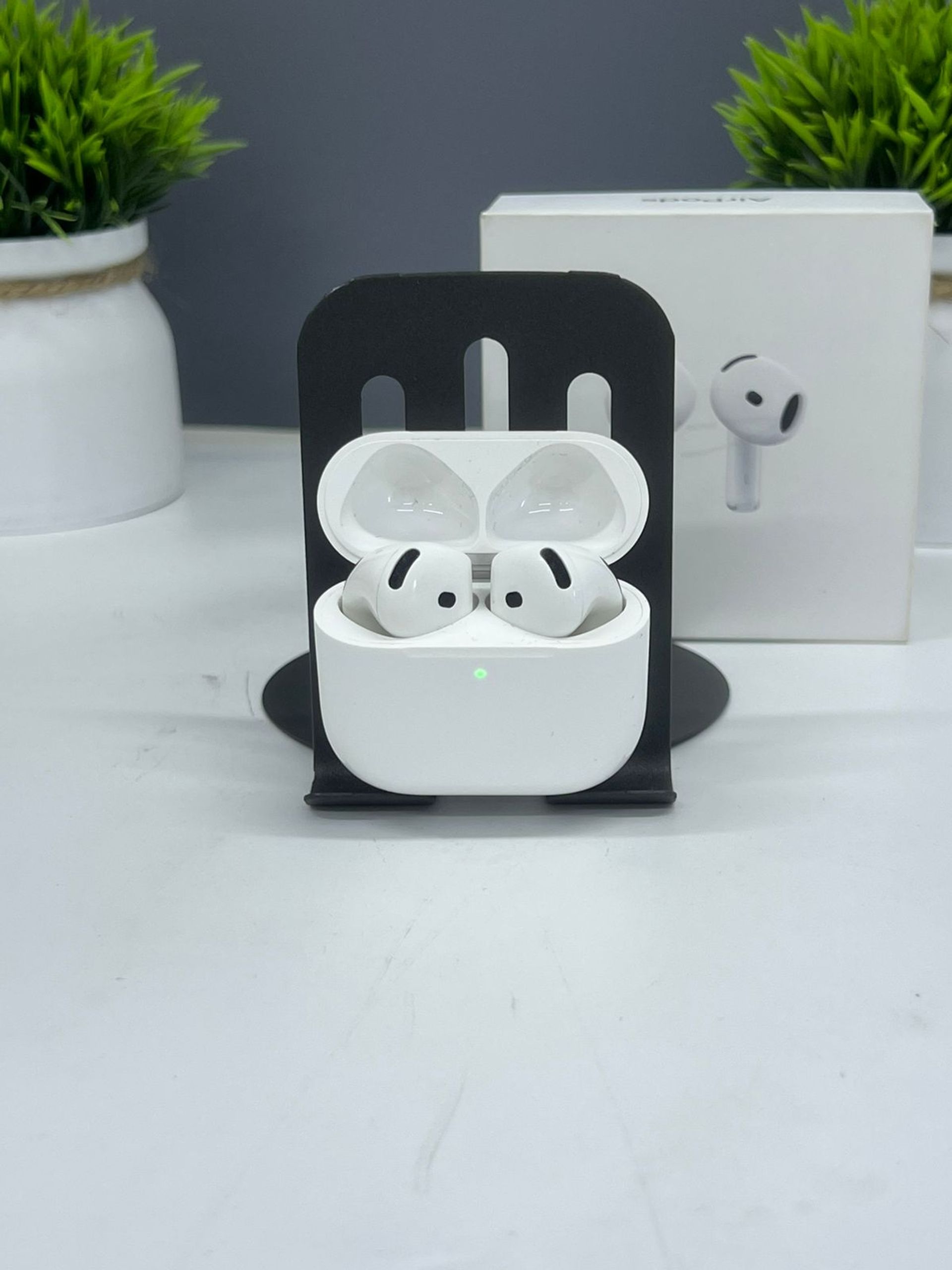 AirPods 4 series