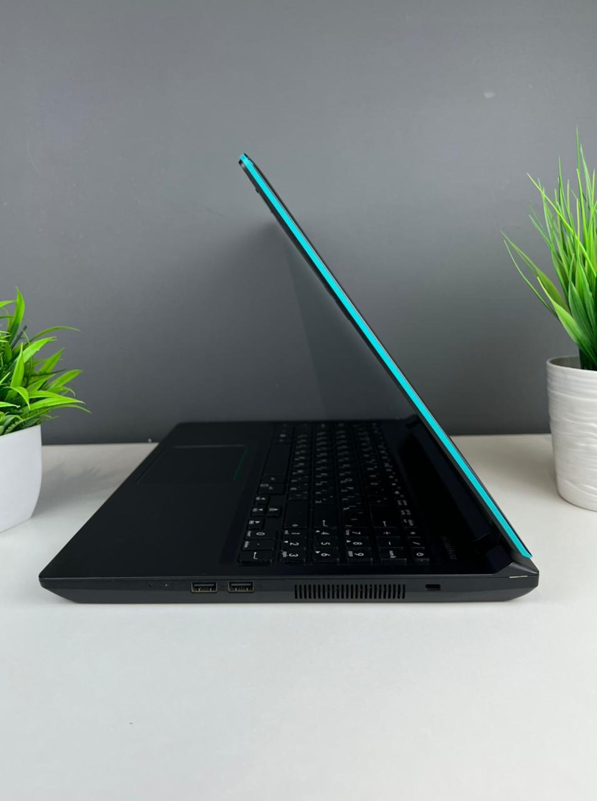Ноутбук Asus core i5/8 пок  Intel Core i5  8-поколение  ядер 8 GB