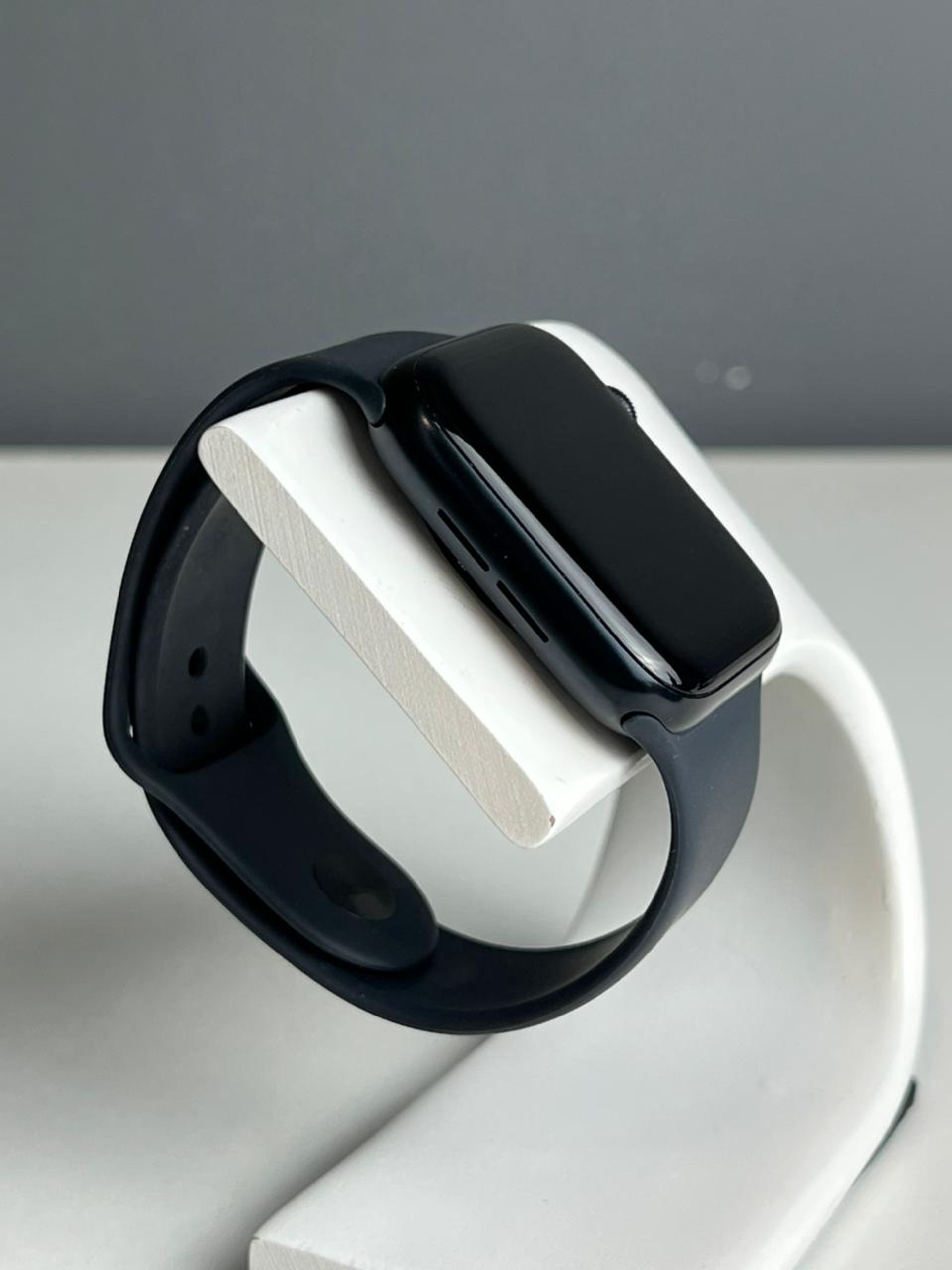 Apple Watch SE 44 мм (2е поколение)