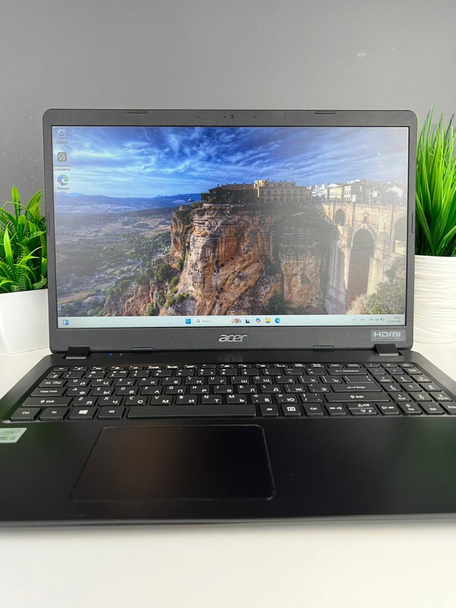 Ноутбук Acer core i5/10 пок  Intel Core i5  10-поколение  ядер 4 GB 16 дюймов