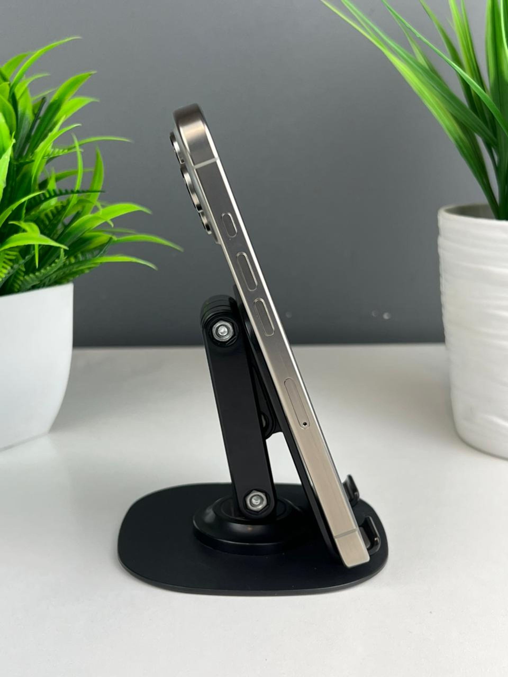 Apple iPhone 16 Pro 1024Gb