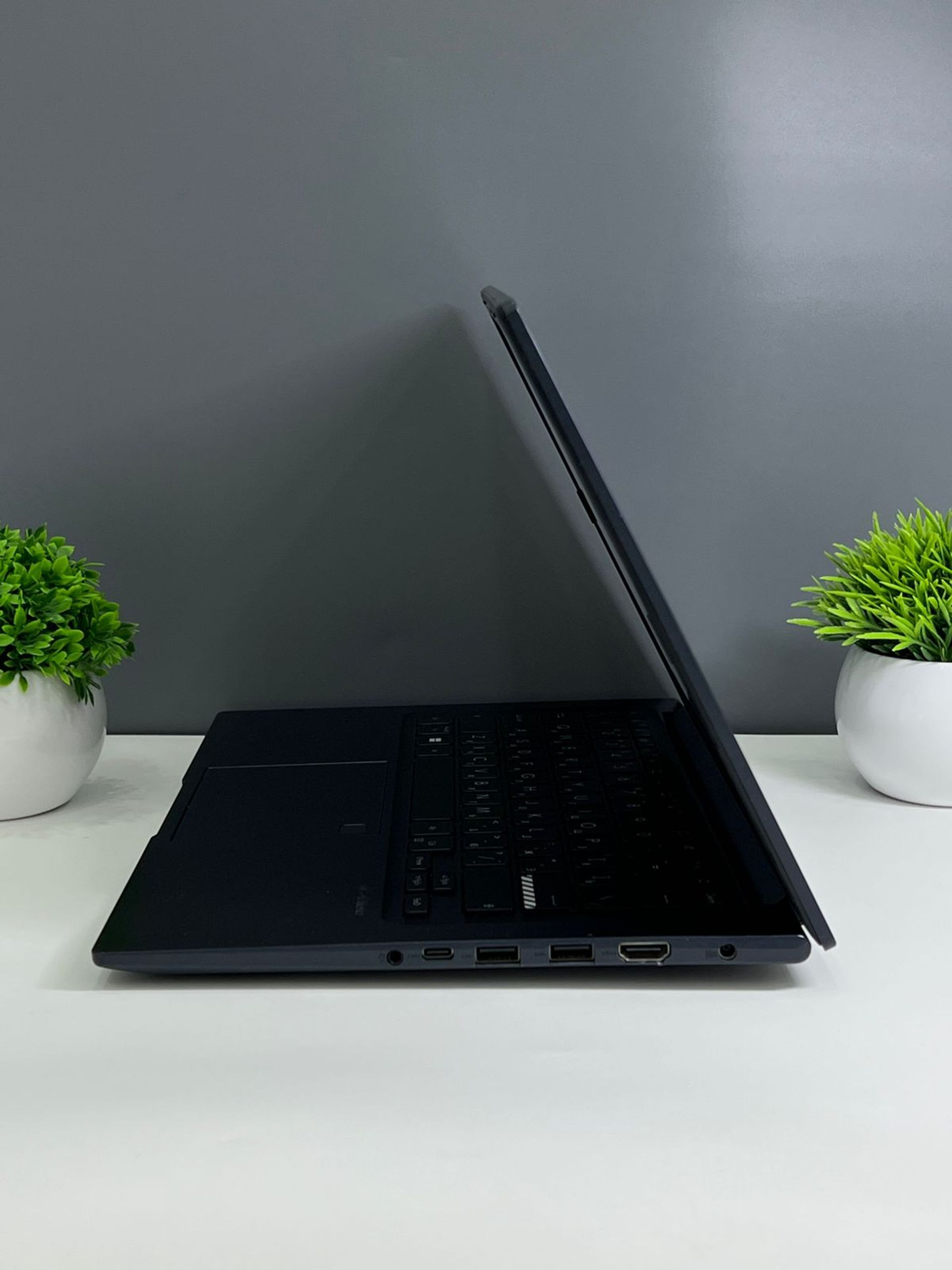 Ноутбук Asus Для работы и учебы  Intel Core i3  12-поколение  ядер 8 GB 256 GB 13 дюймов