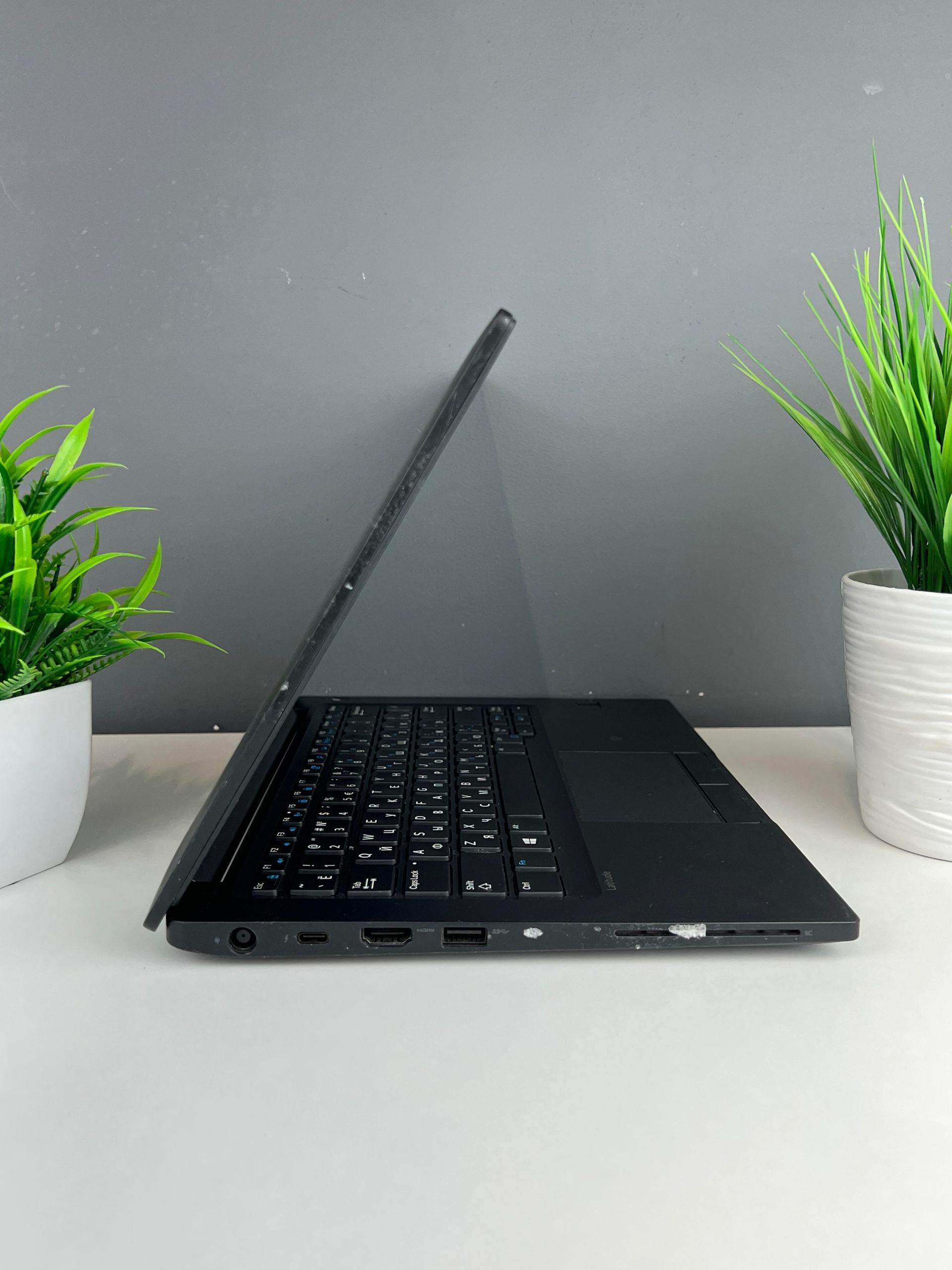 Ноутбук Dell Для работы и учебы  Intel Core i5  7-поколение  ядер 8 GB 256 GB 14 дюймов