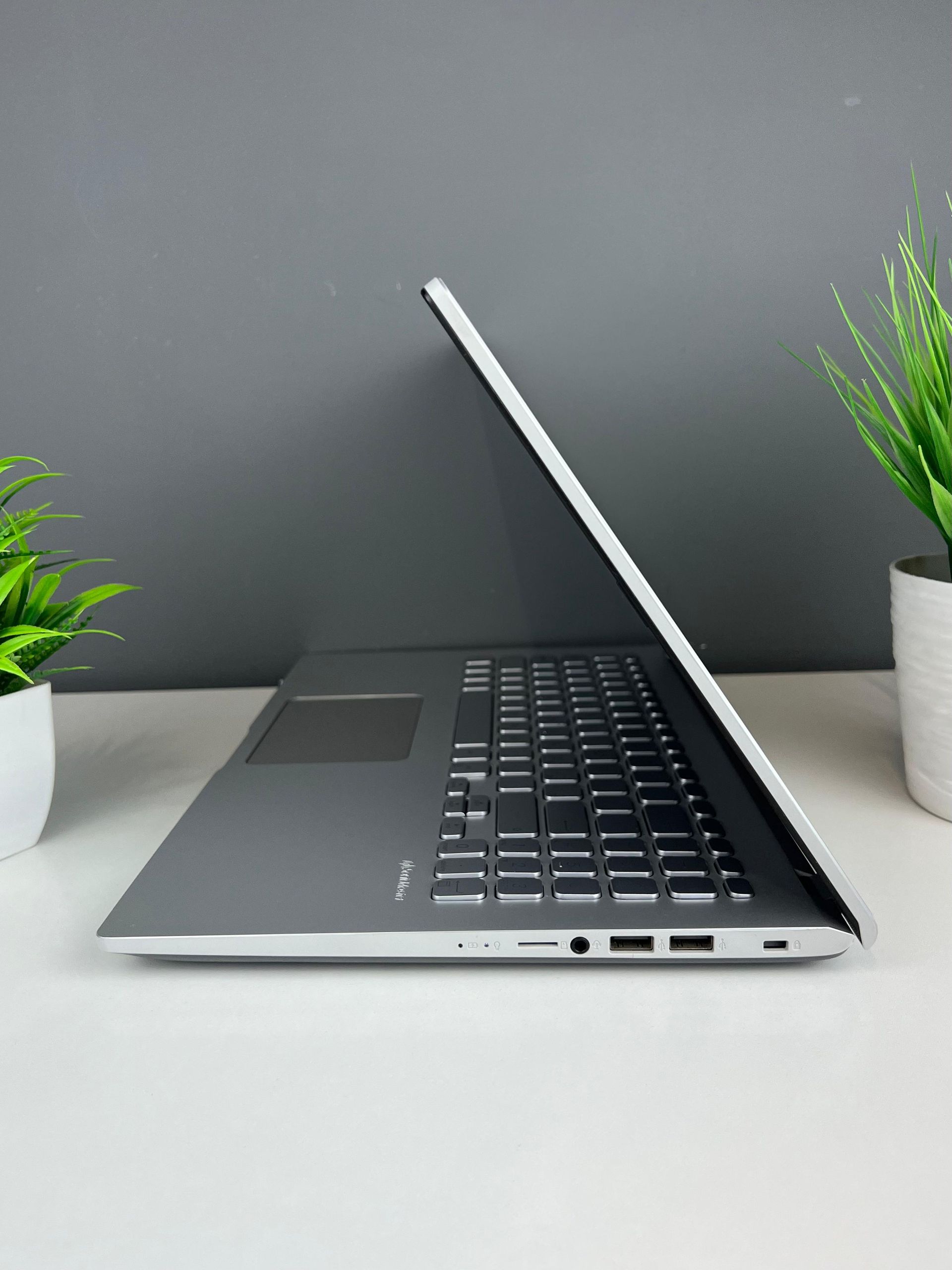 Ноутбук Asus core i3/10-пок  Intel Core i3  10-поколение  ядер 8 GB 512 GB 13 дюймов