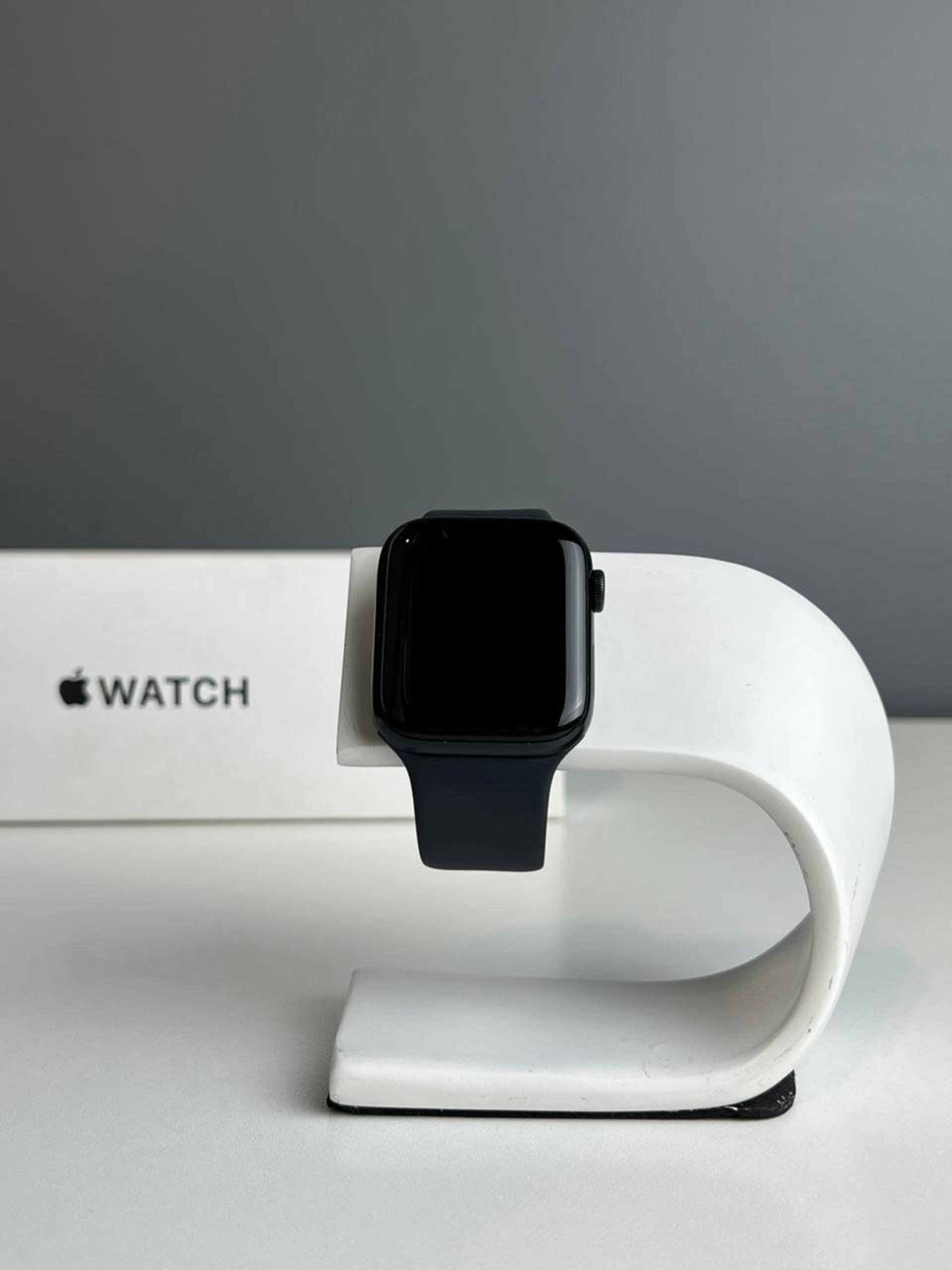 Apple Watch SE 44 мм (2е поколение)