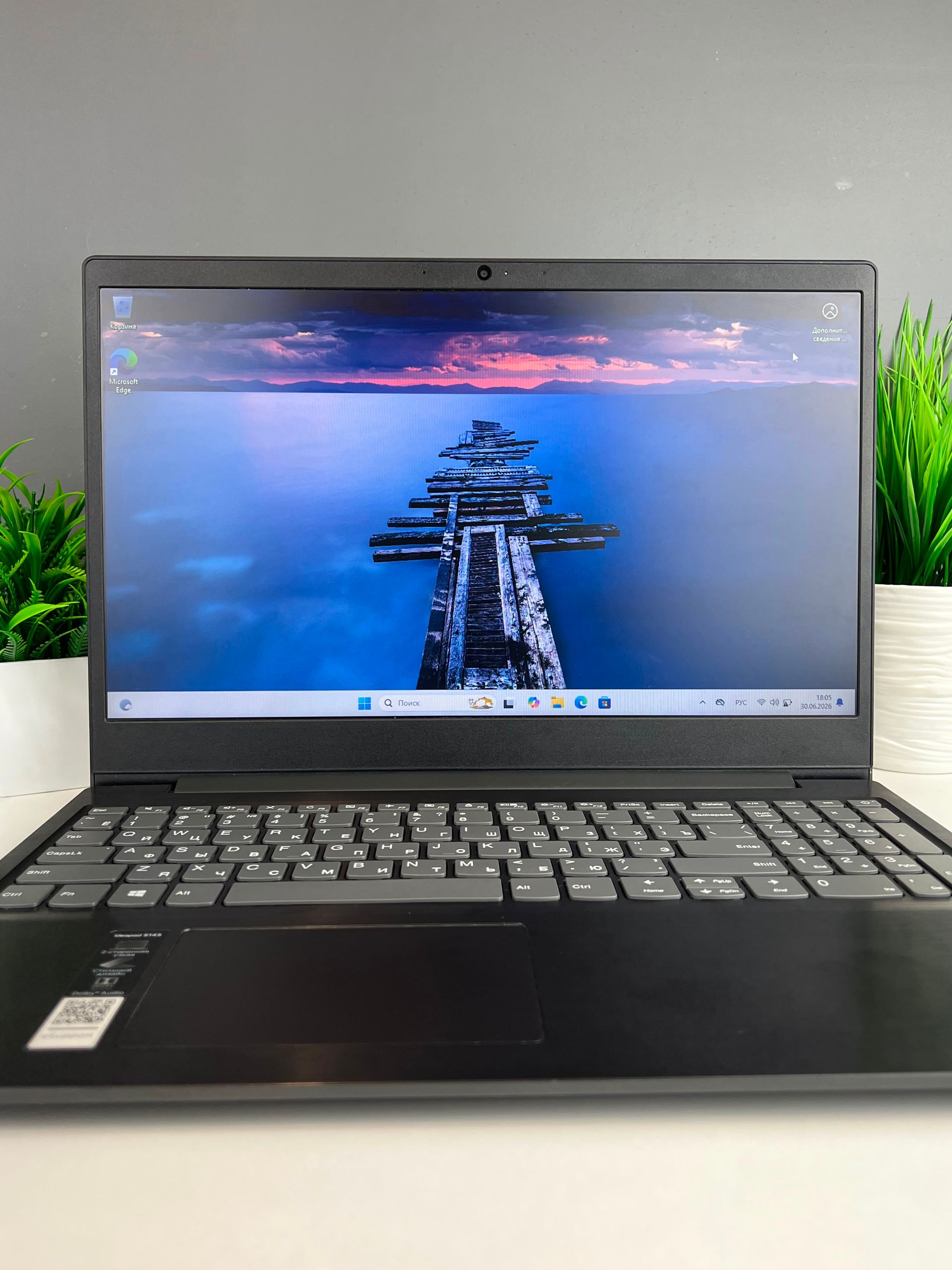 Ноутбук Lenovo Для работы и учебы  Intel Core i3  10-поколение  ядер 4 GB 256 GB 14 дюймов